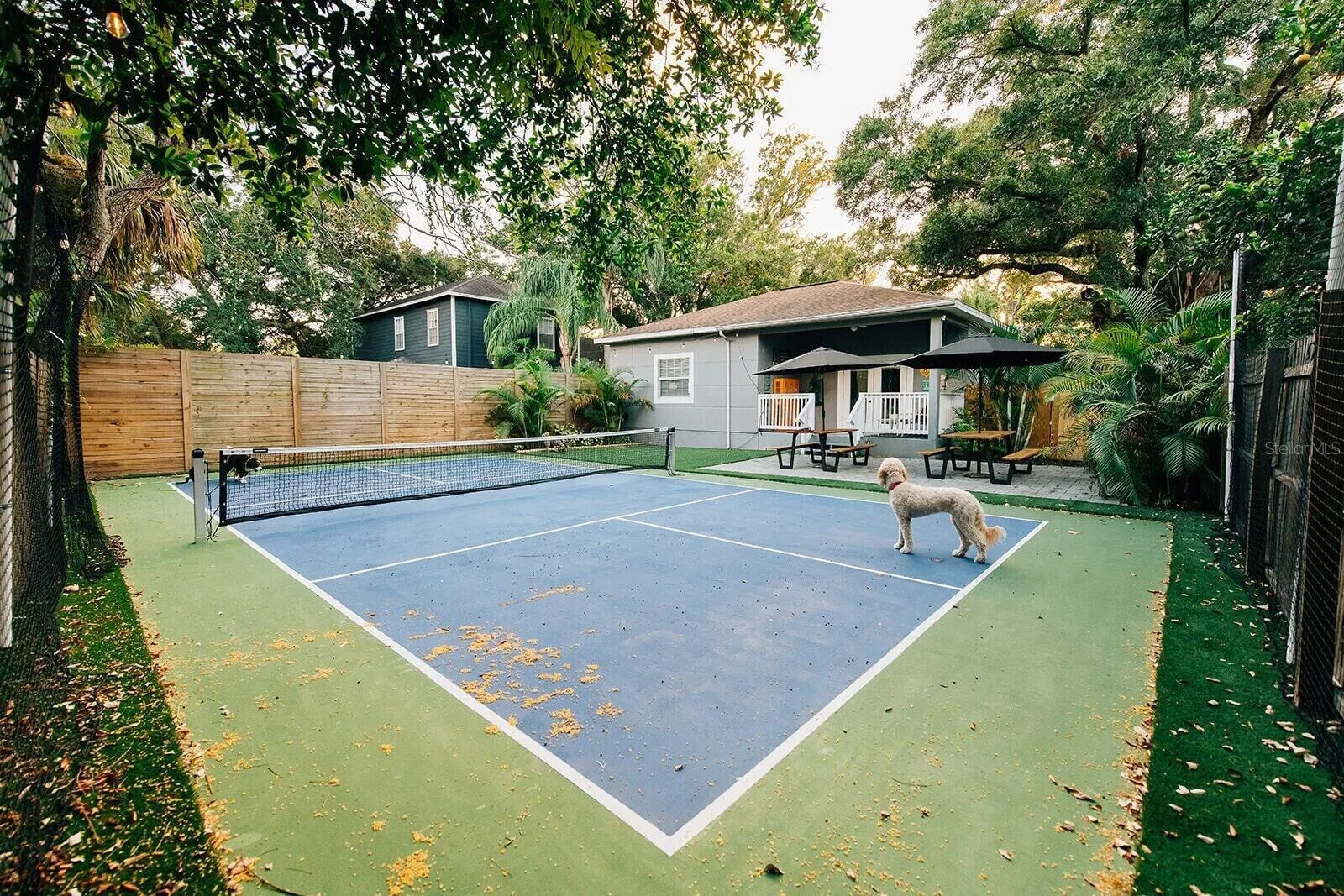 2705 N OAKDALE AVE