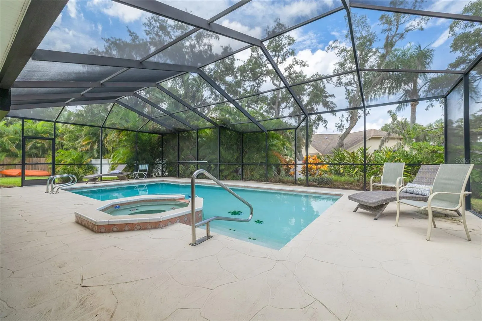1422 MALLARD PL