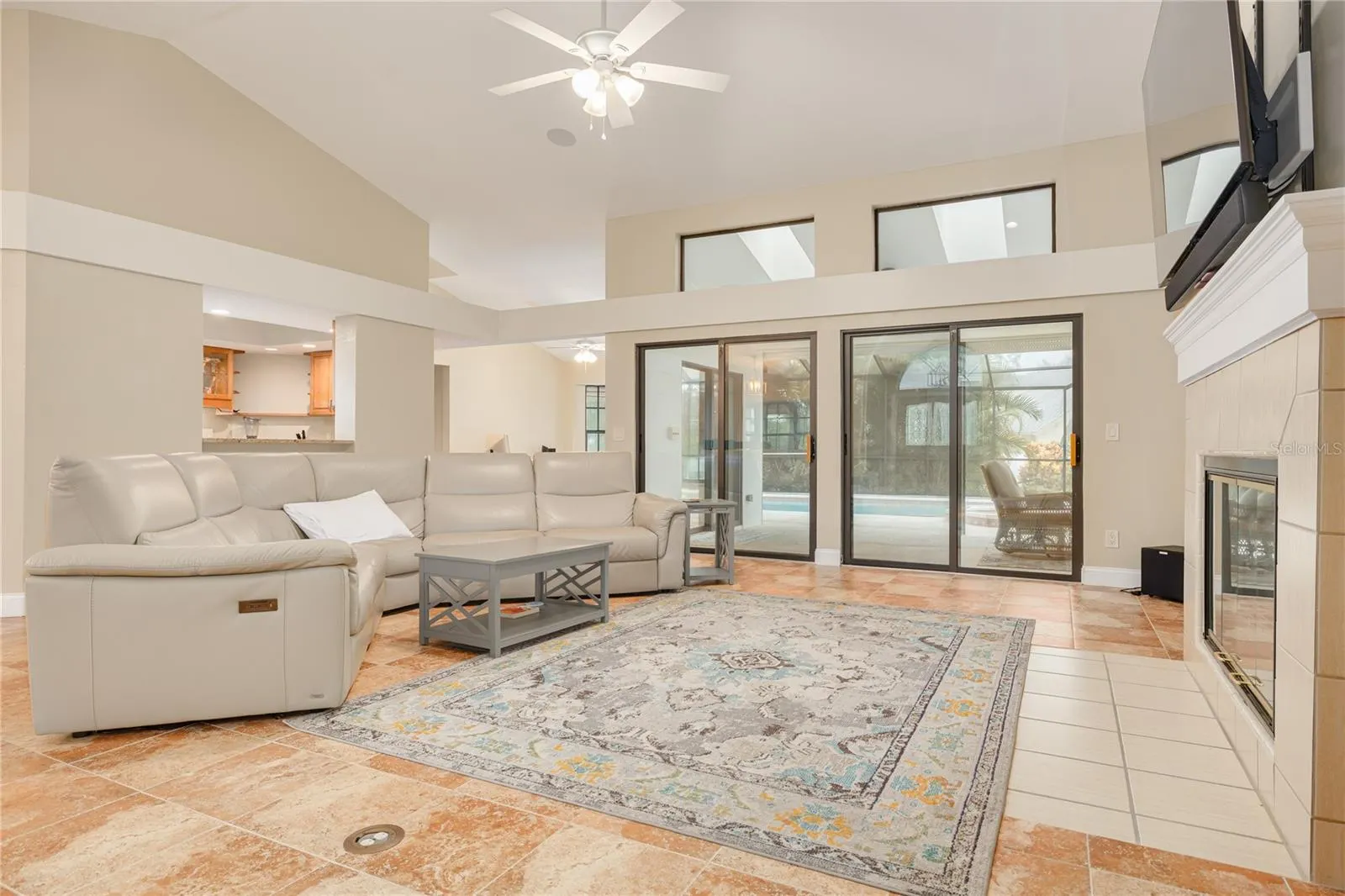 1422 MALLARD PL