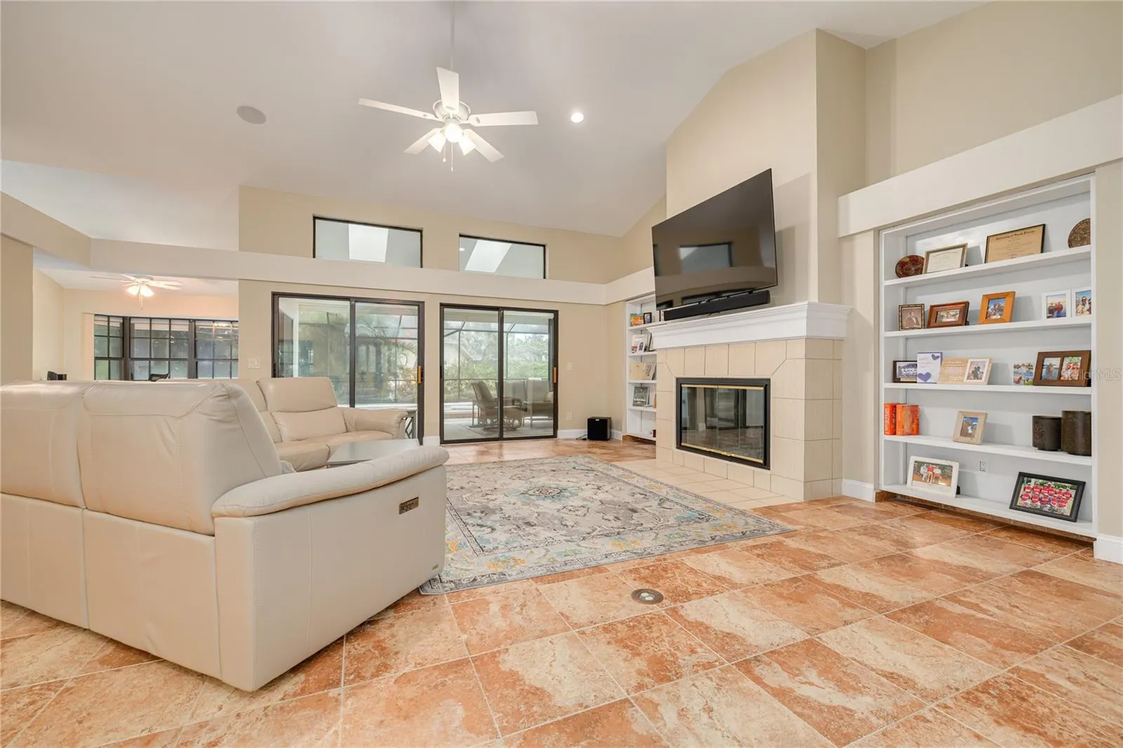 1422 MALLARD PL