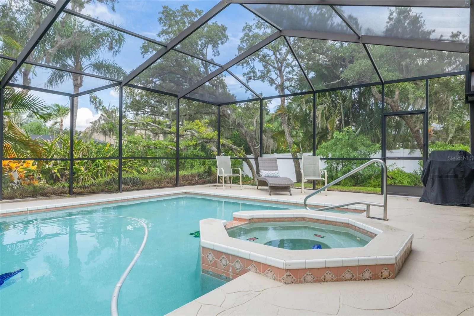 1422 MALLARD PL