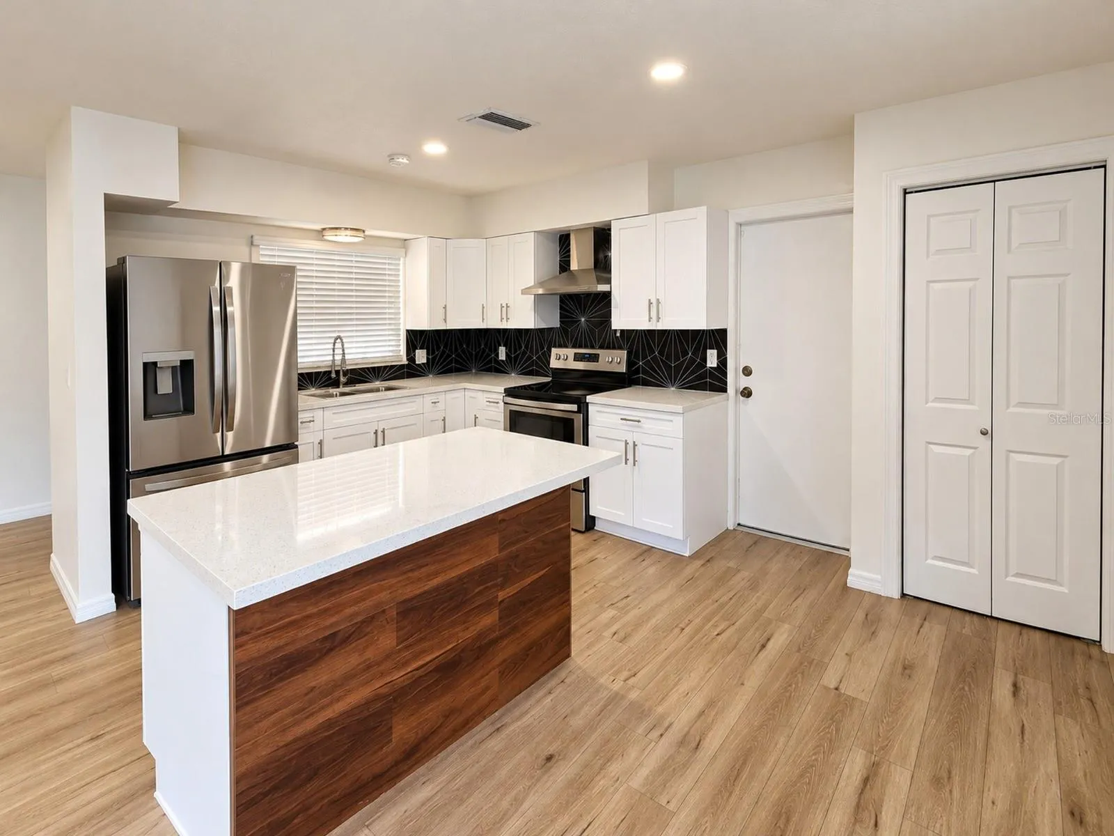 4437 DOLPHIN DR