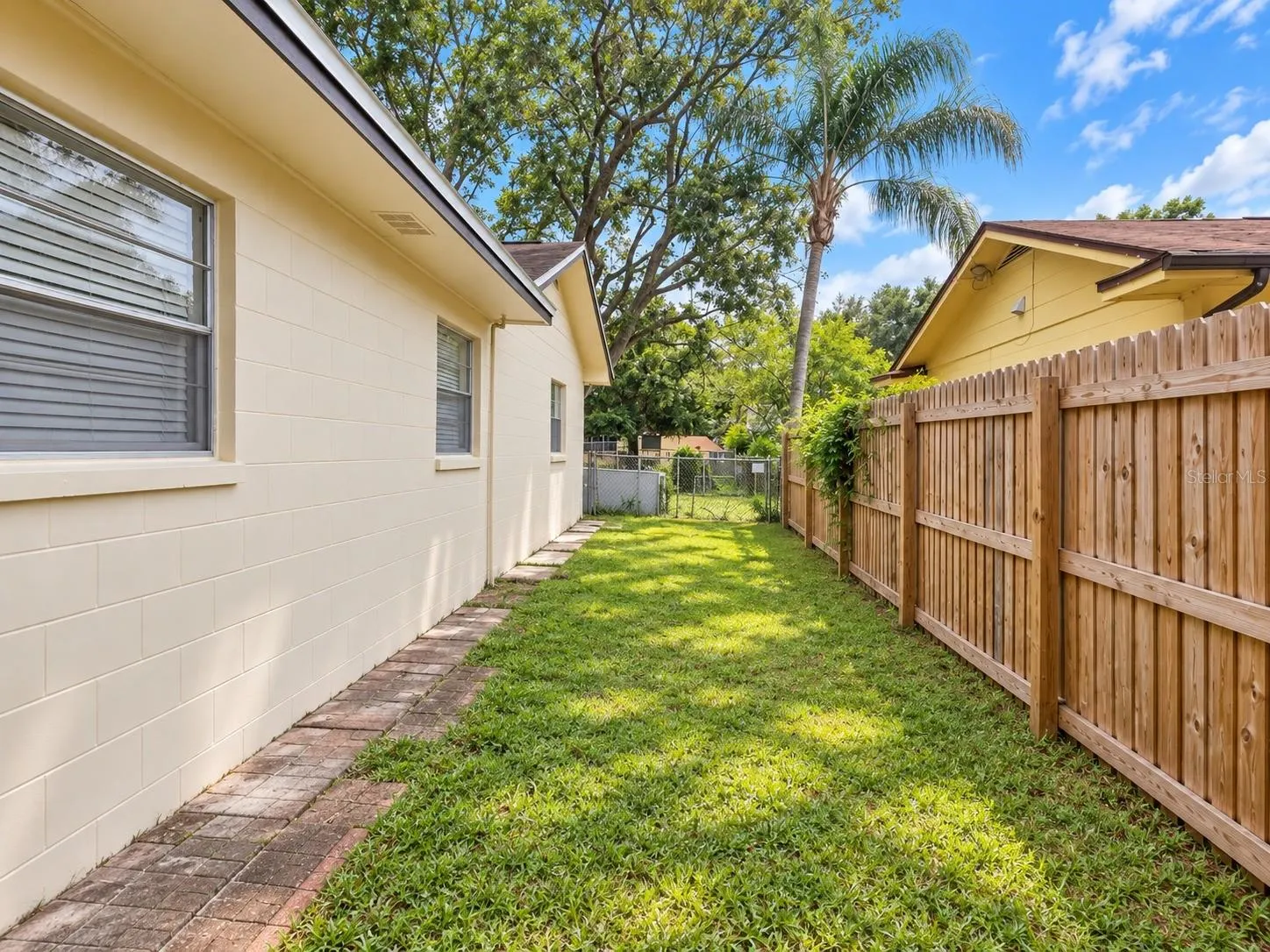 4437 DOLPHIN DR