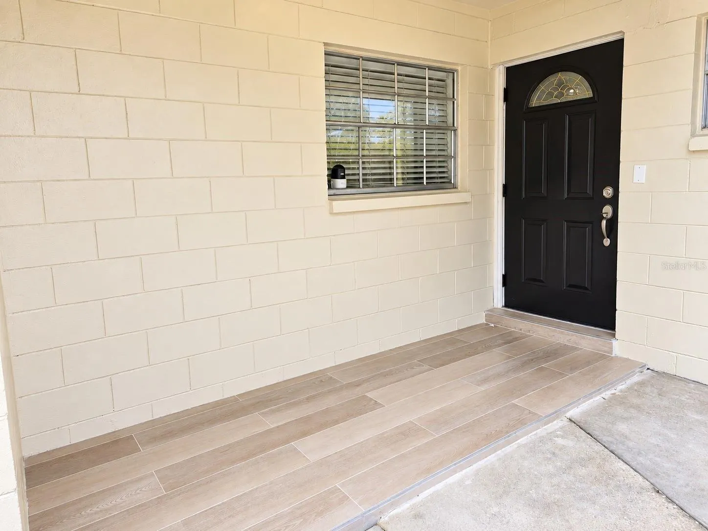 4437 DOLPHIN DR