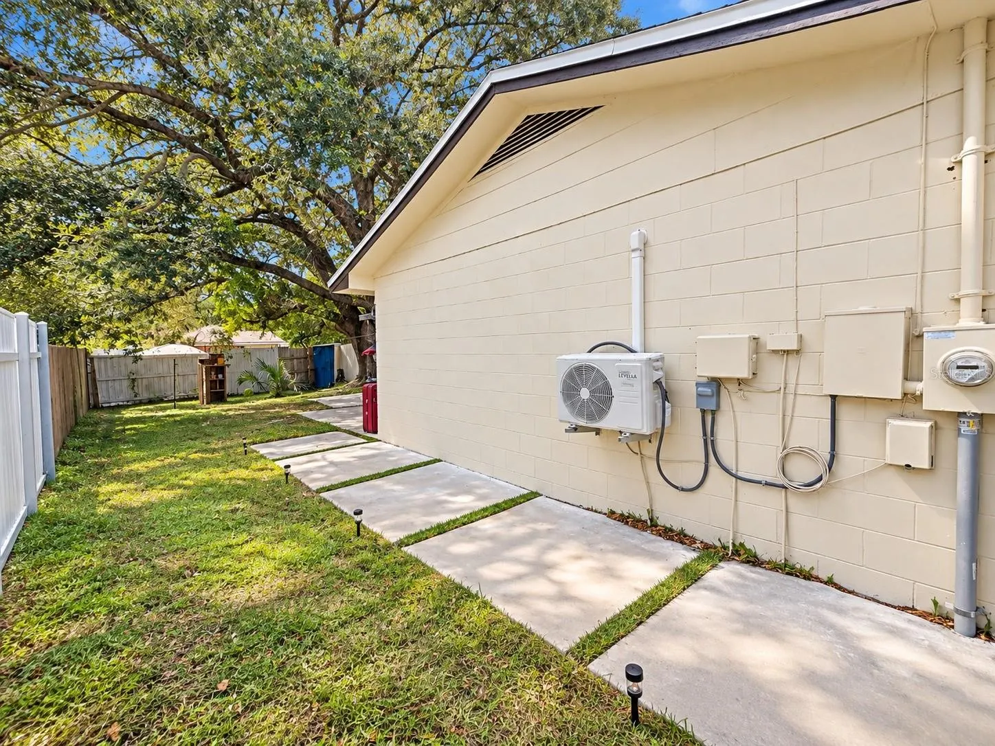 4437 DOLPHIN DR