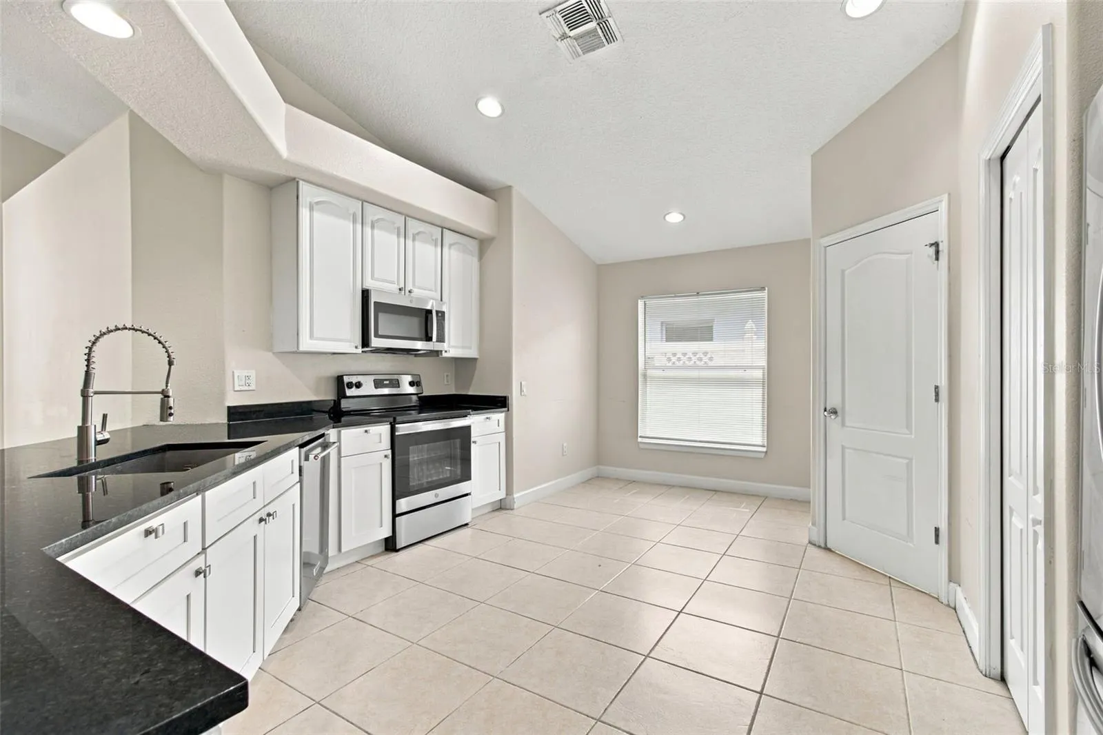 16207 ASHLEY PARK PL