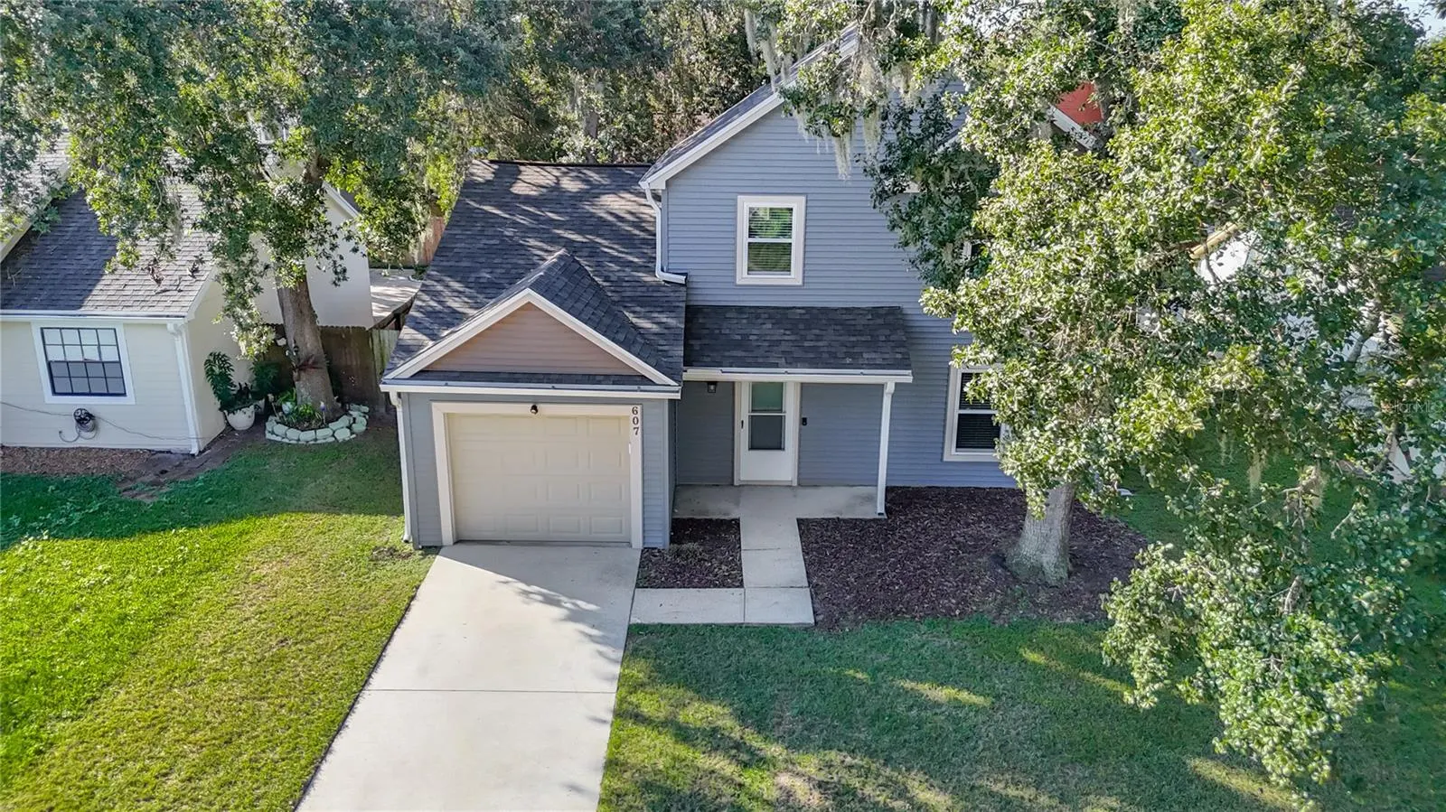 607 BREEZEWAY CT