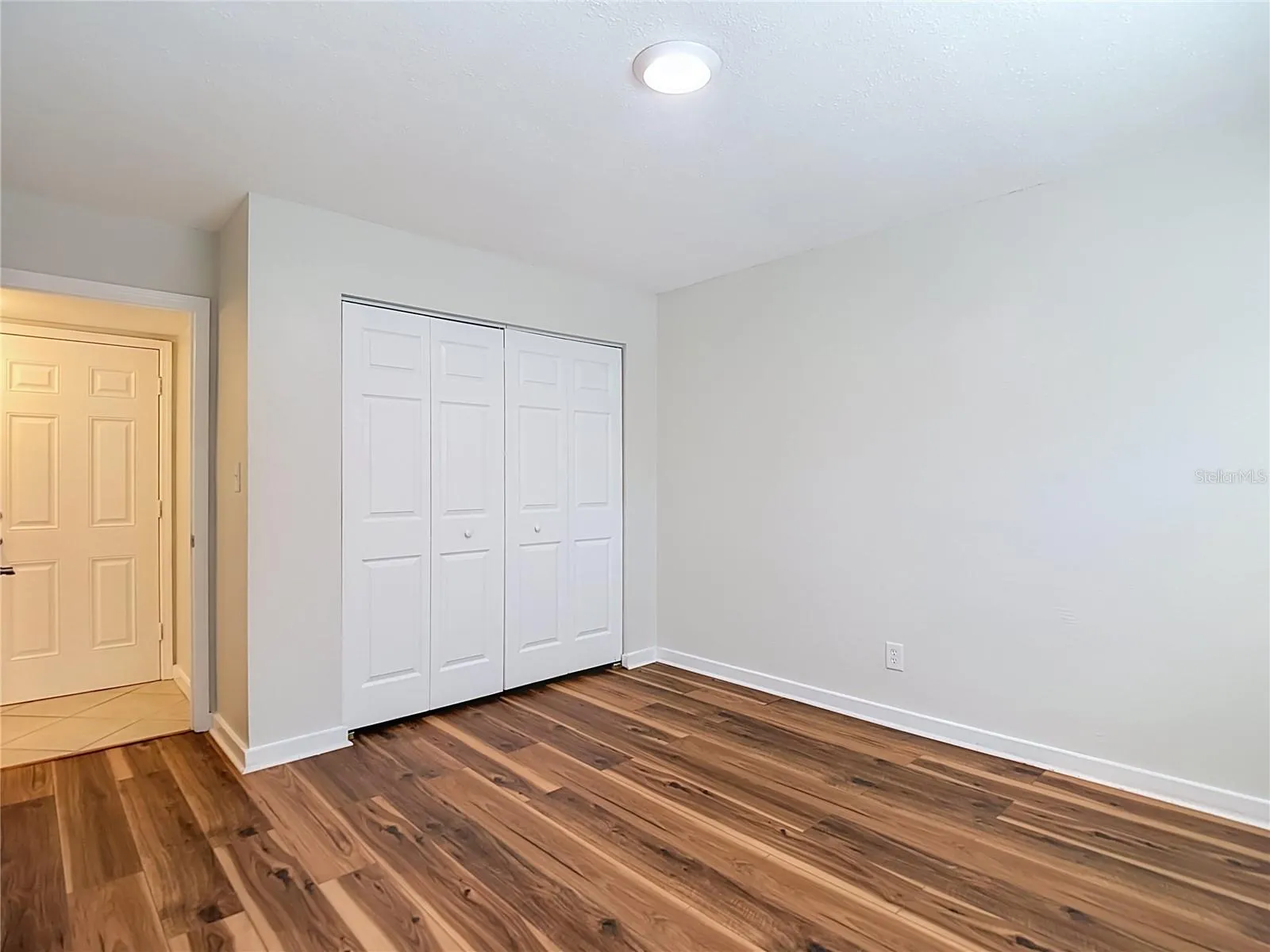 607 BREEZEWAY CT