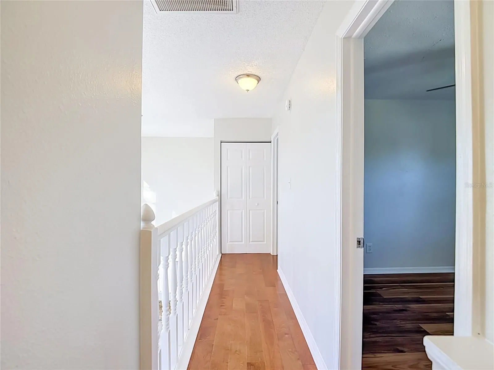 607 BREEZEWAY CT