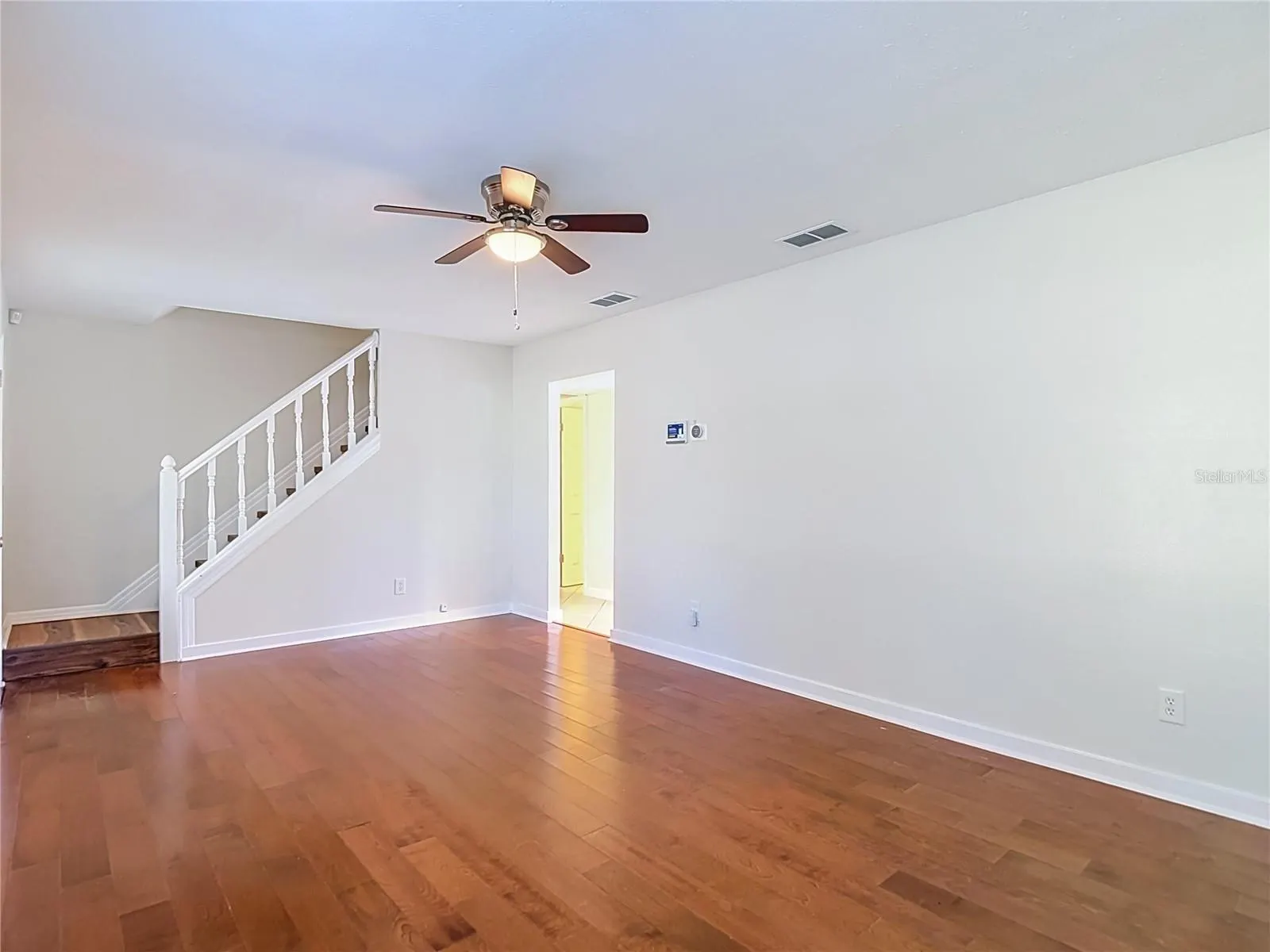 607 BREEZEWAY CT