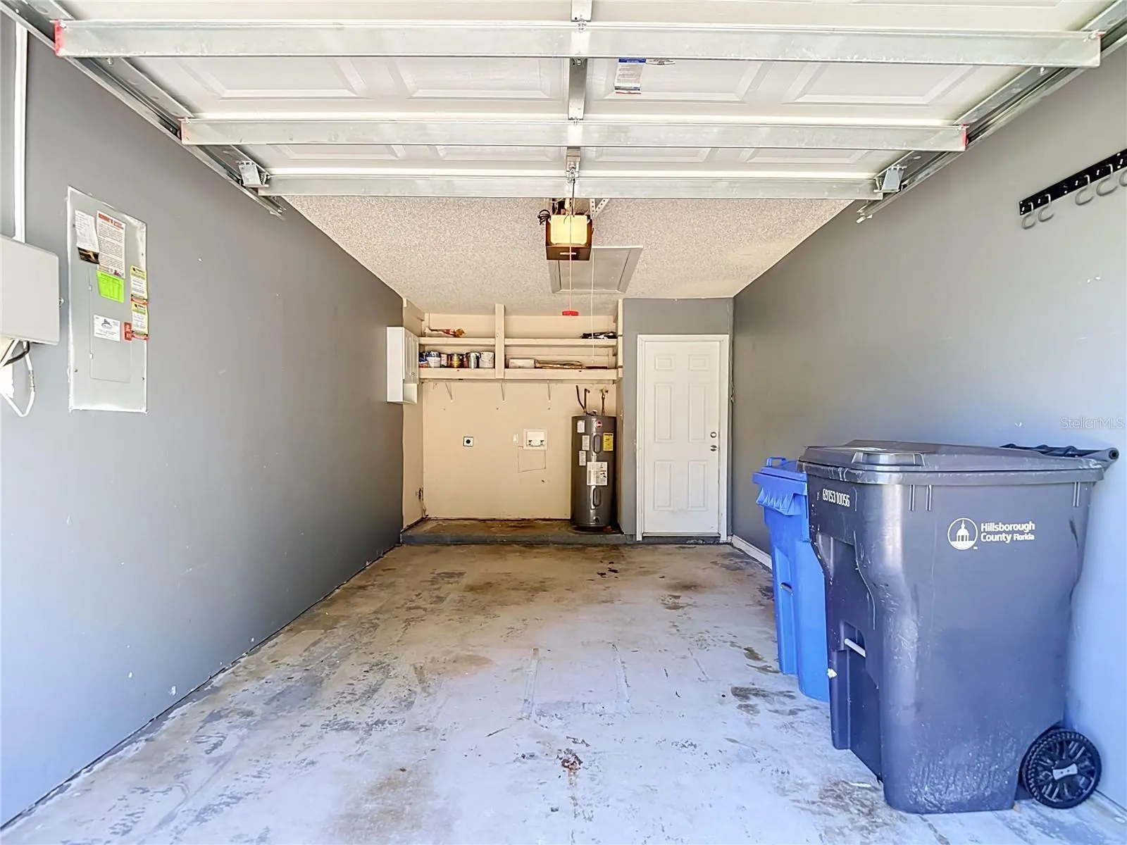 607 BREEZEWAY CT