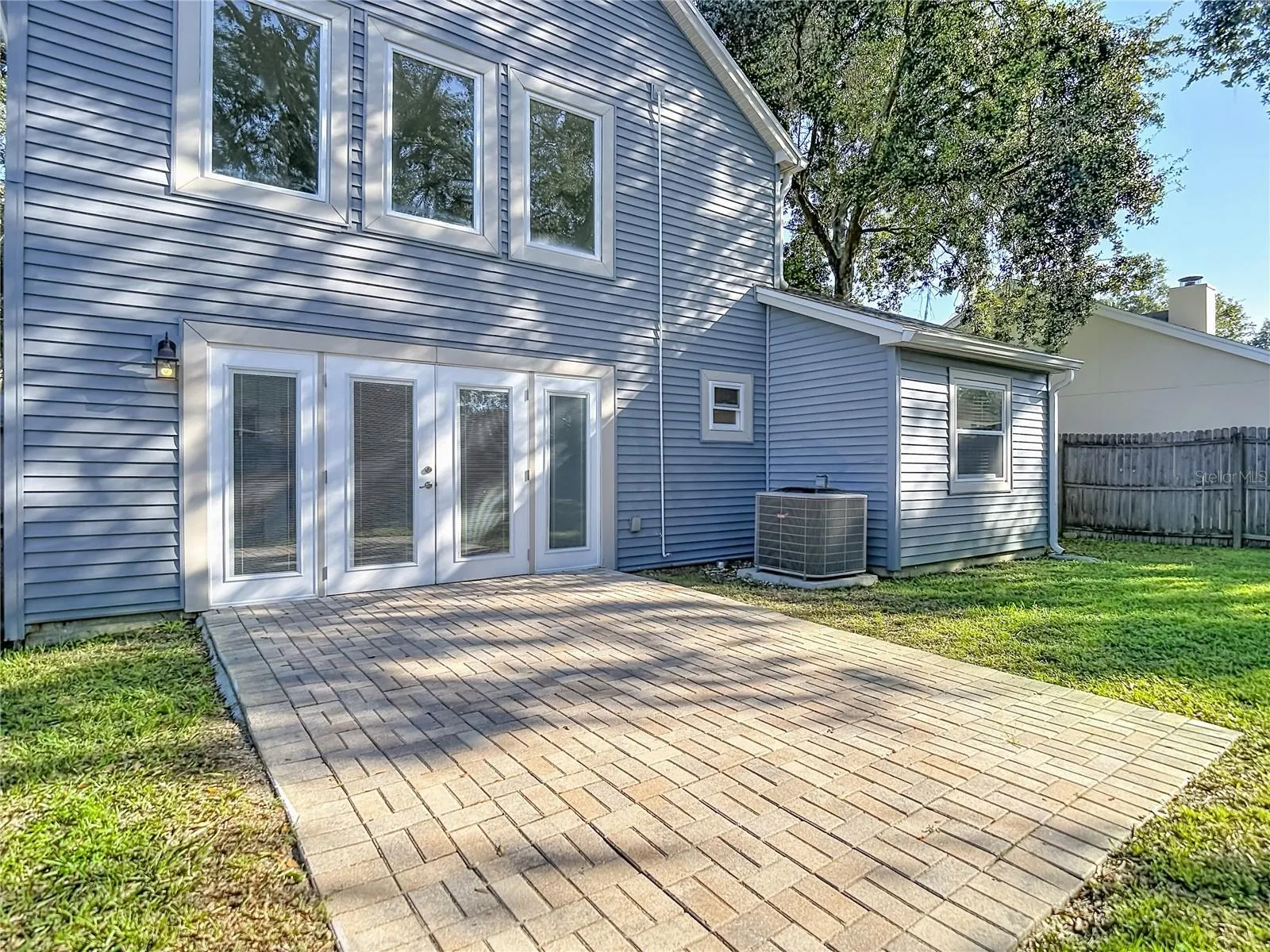 607 BREEZEWAY CT