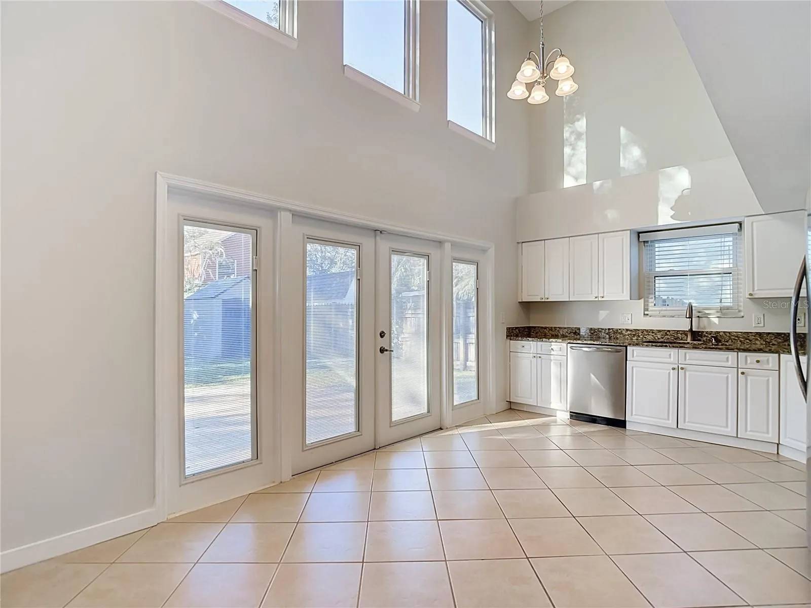 607 BREEZEWAY CT
