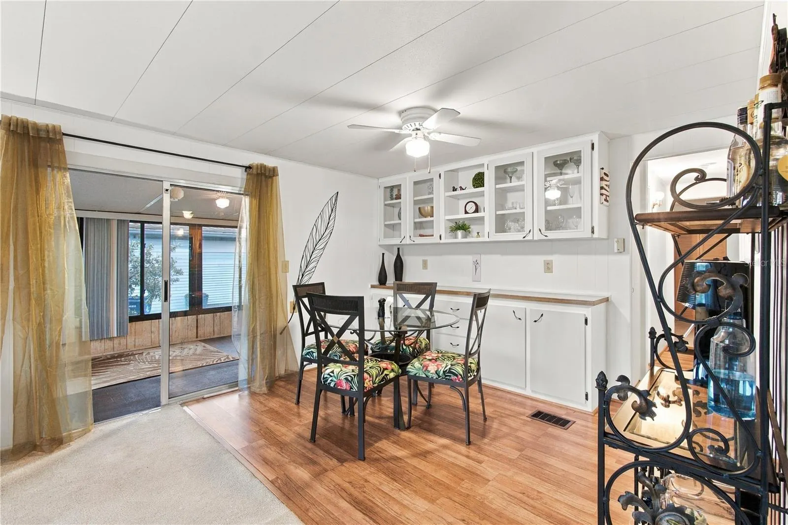 104 52ND AVENUE PLZ E