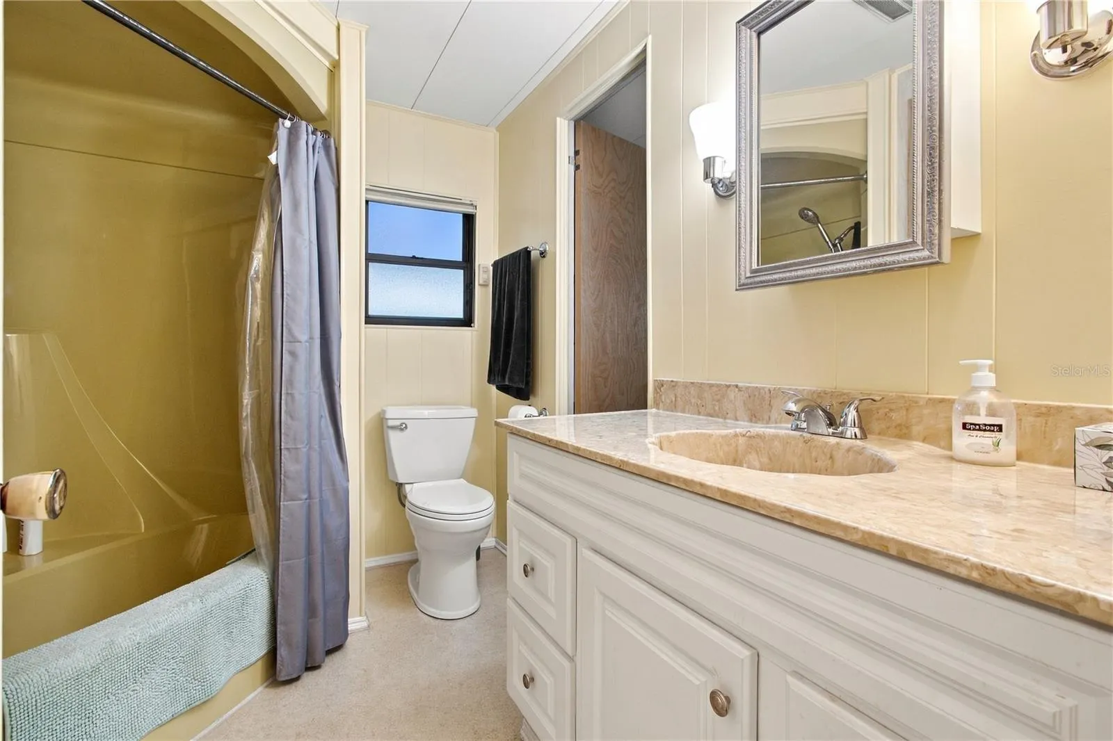 104 52ND AVENUE PLZ E