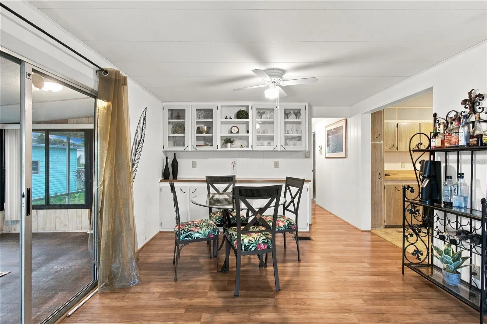 104 52ND AVENUE PLZ E