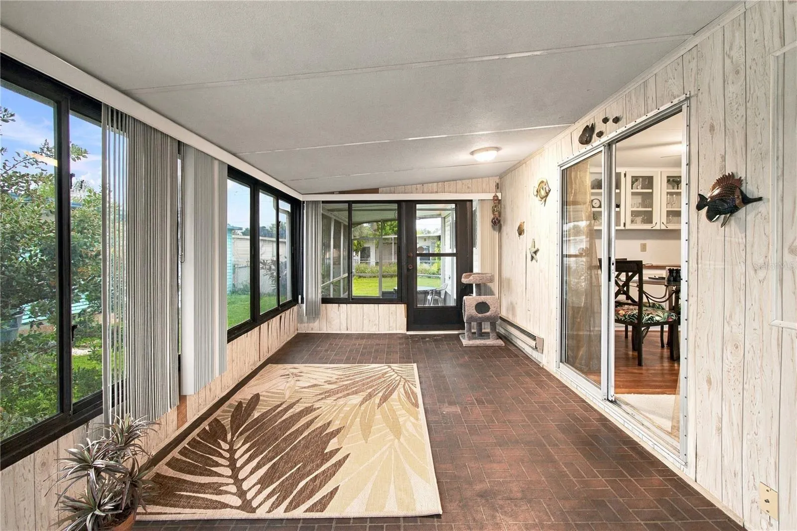 104 52ND AVENUE PLZ E