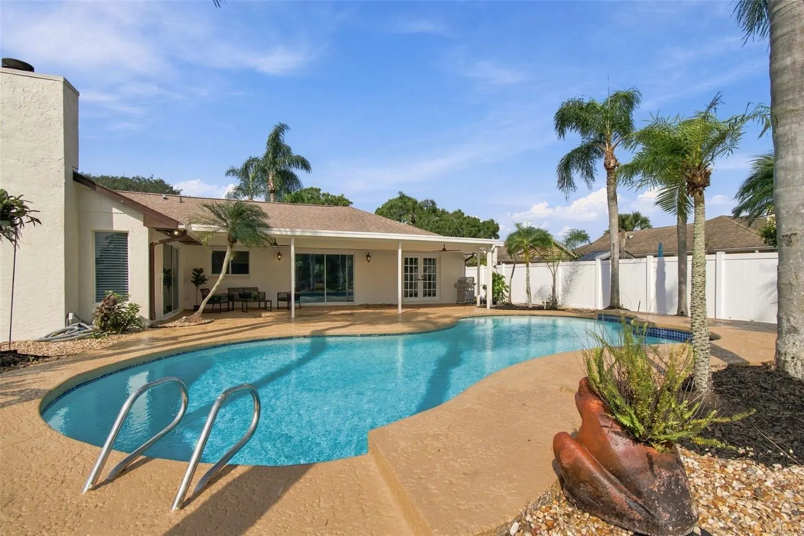 15113 ALEXIS DR