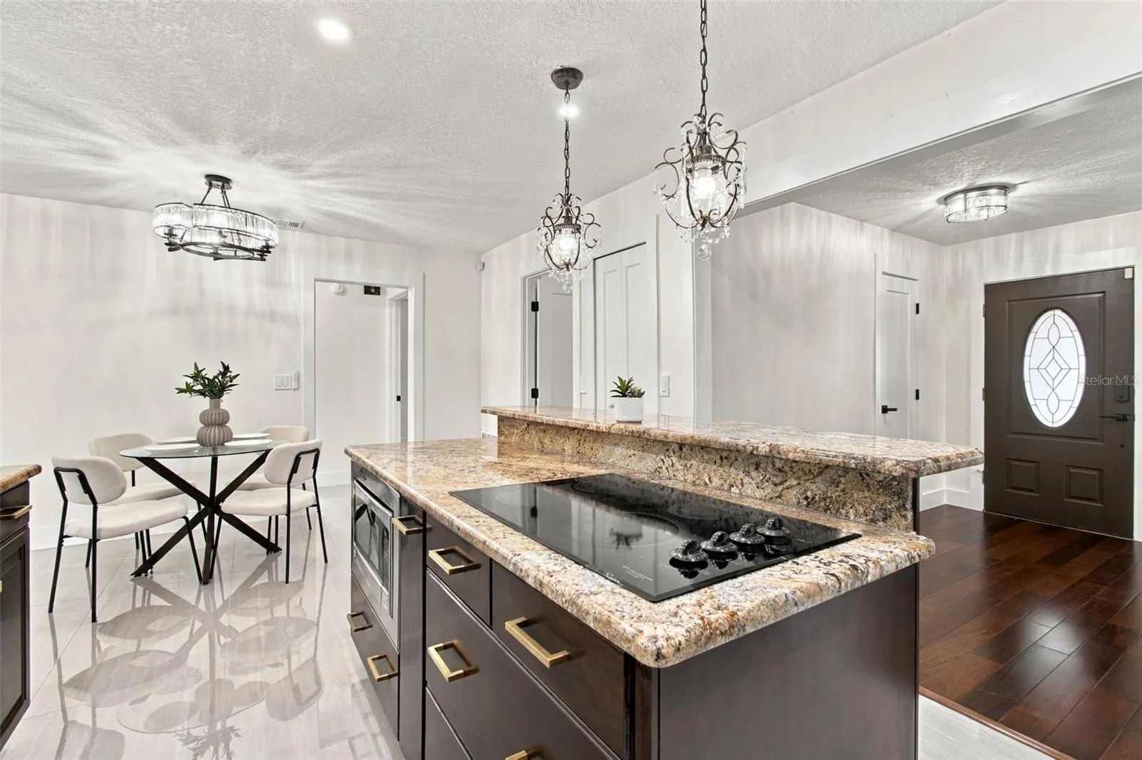15113 ALEXIS DR