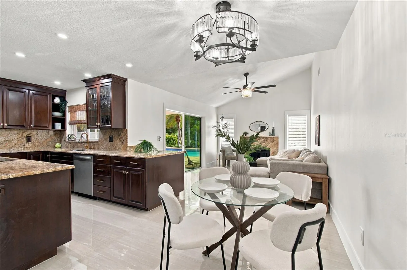 15113 ALEXIS DR