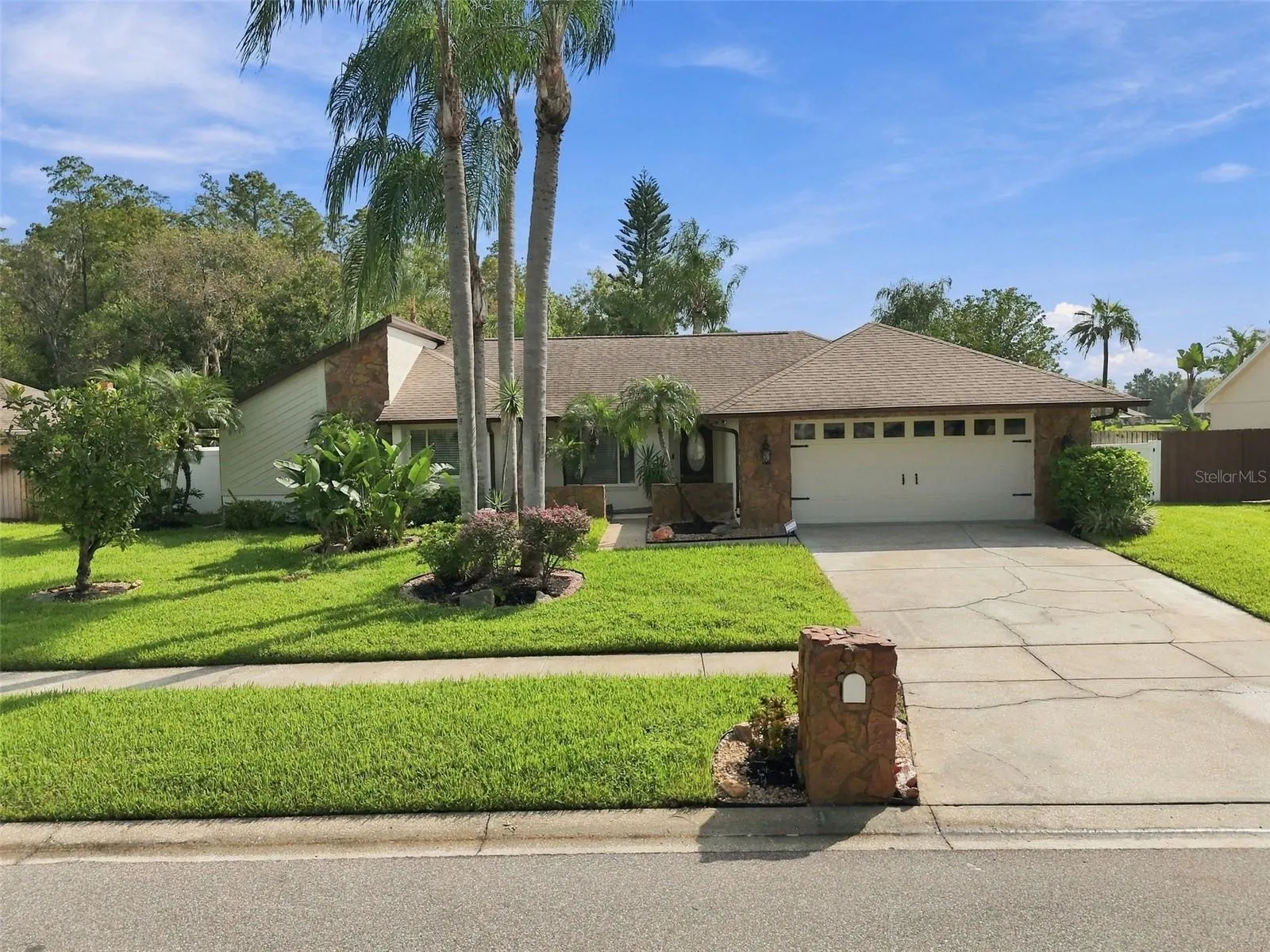15113 ALEXIS DR