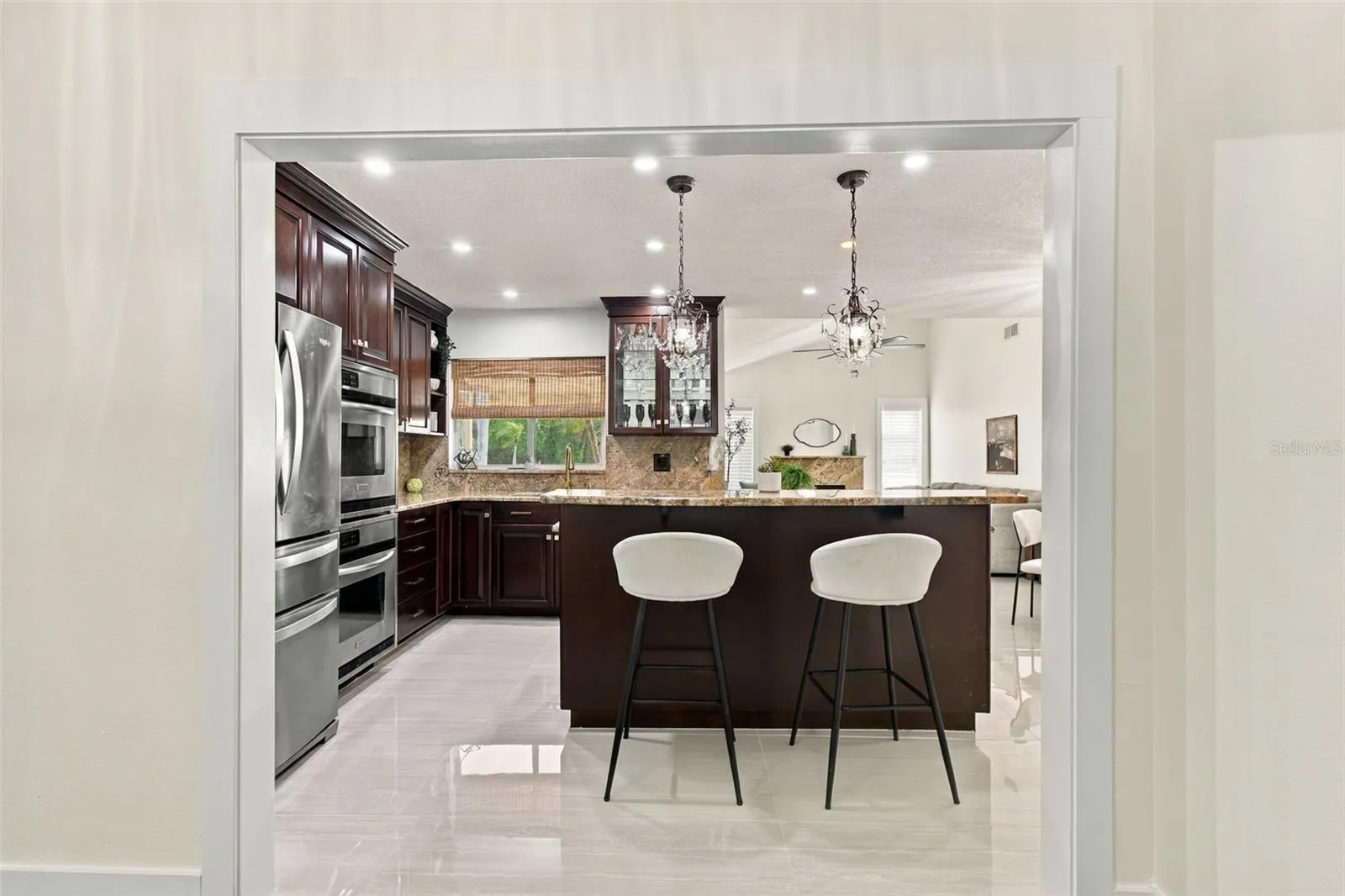 15113 ALEXIS DR