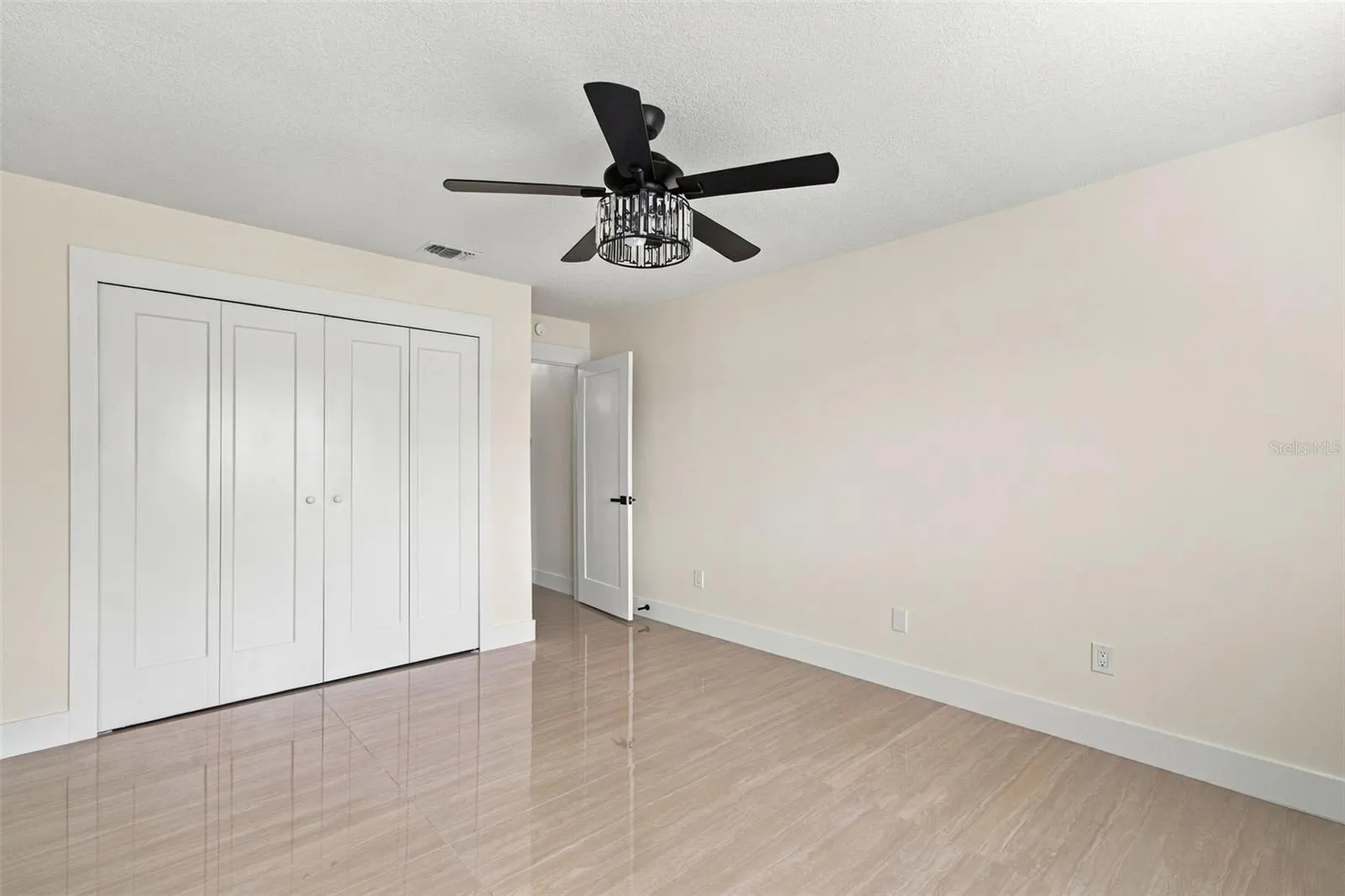 15113 ALEXIS DR