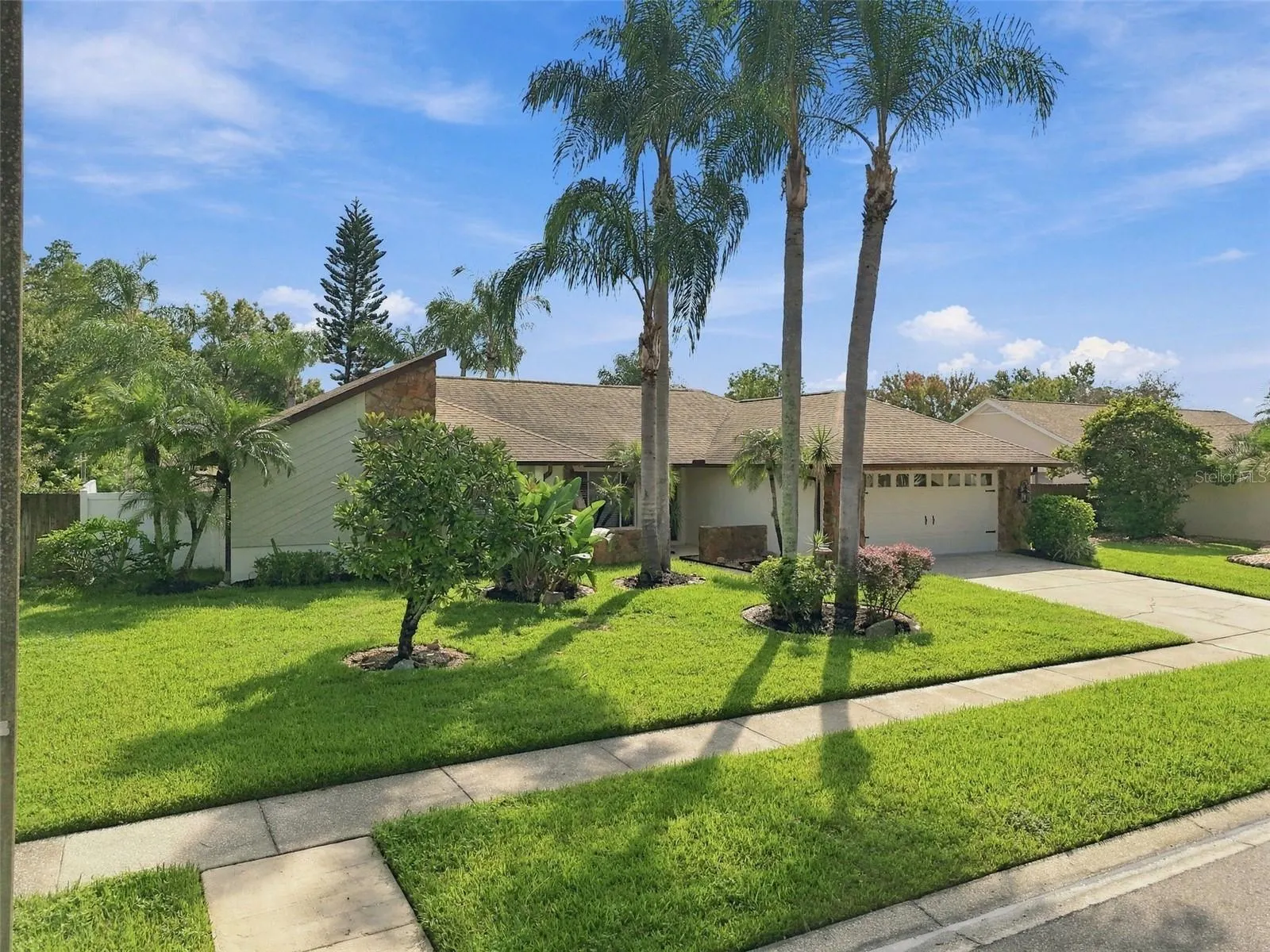 15113 ALEXIS DR