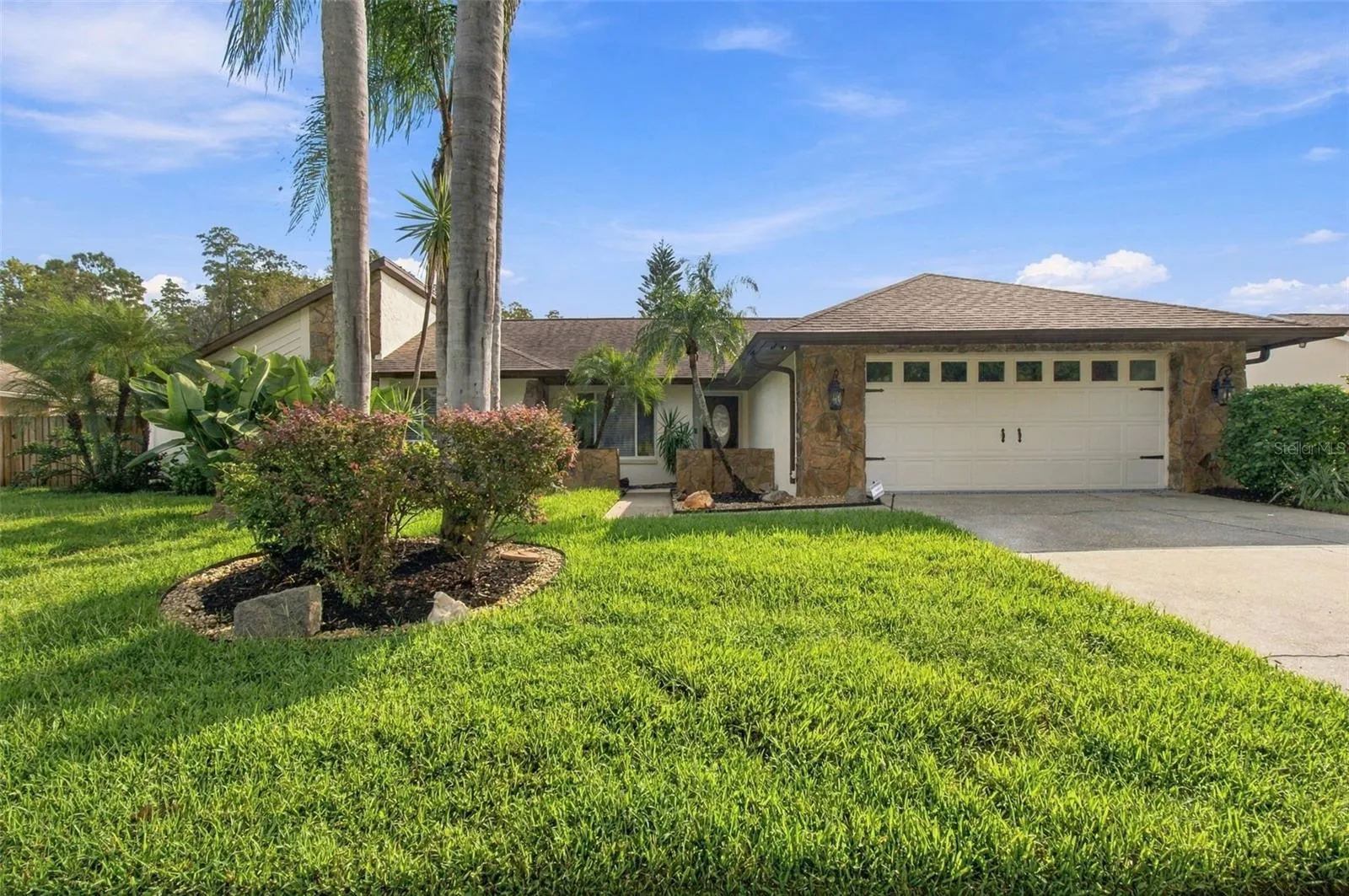 15113 ALEXIS DR