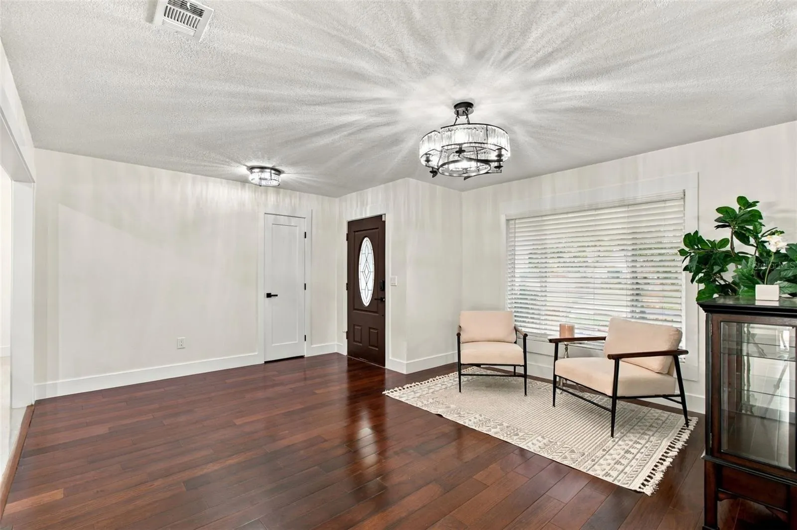 15113 ALEXIS DR
