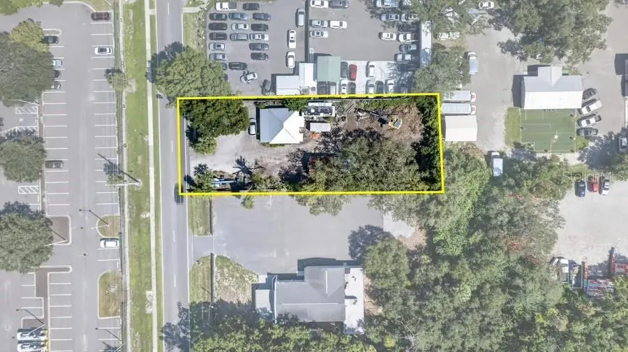 8021 PALM RIVER RD