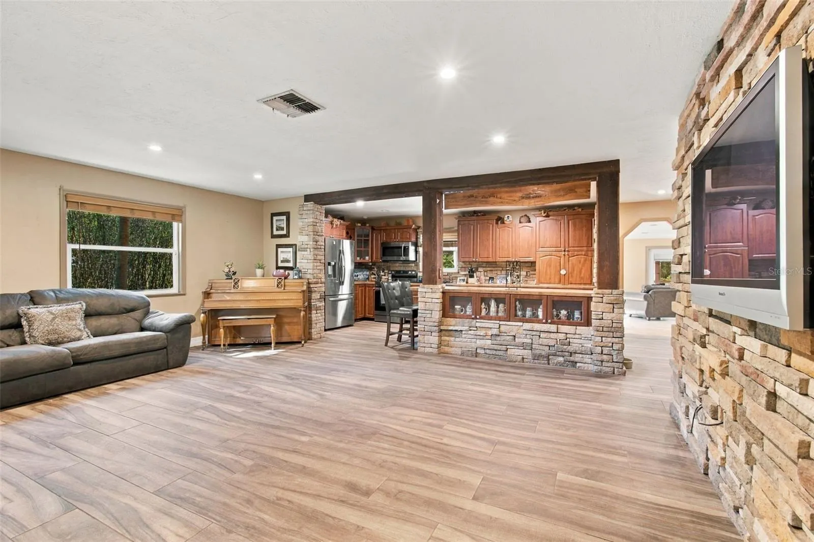 11525 MURCOTT WAY