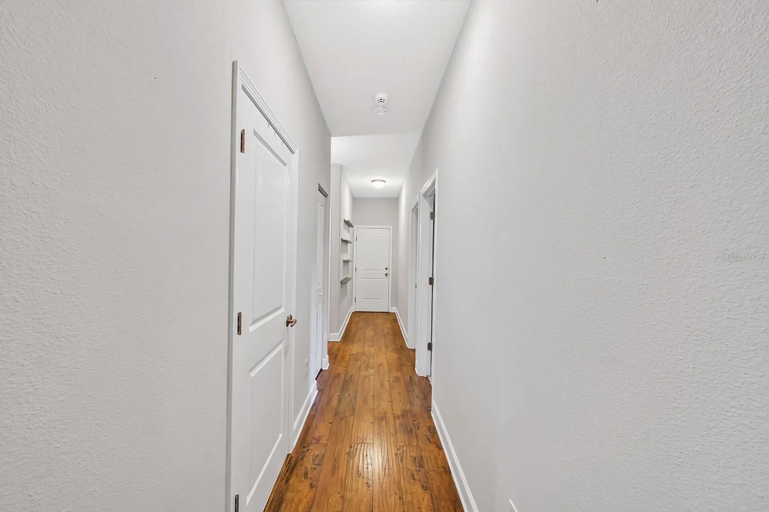 1606 E IDA ST