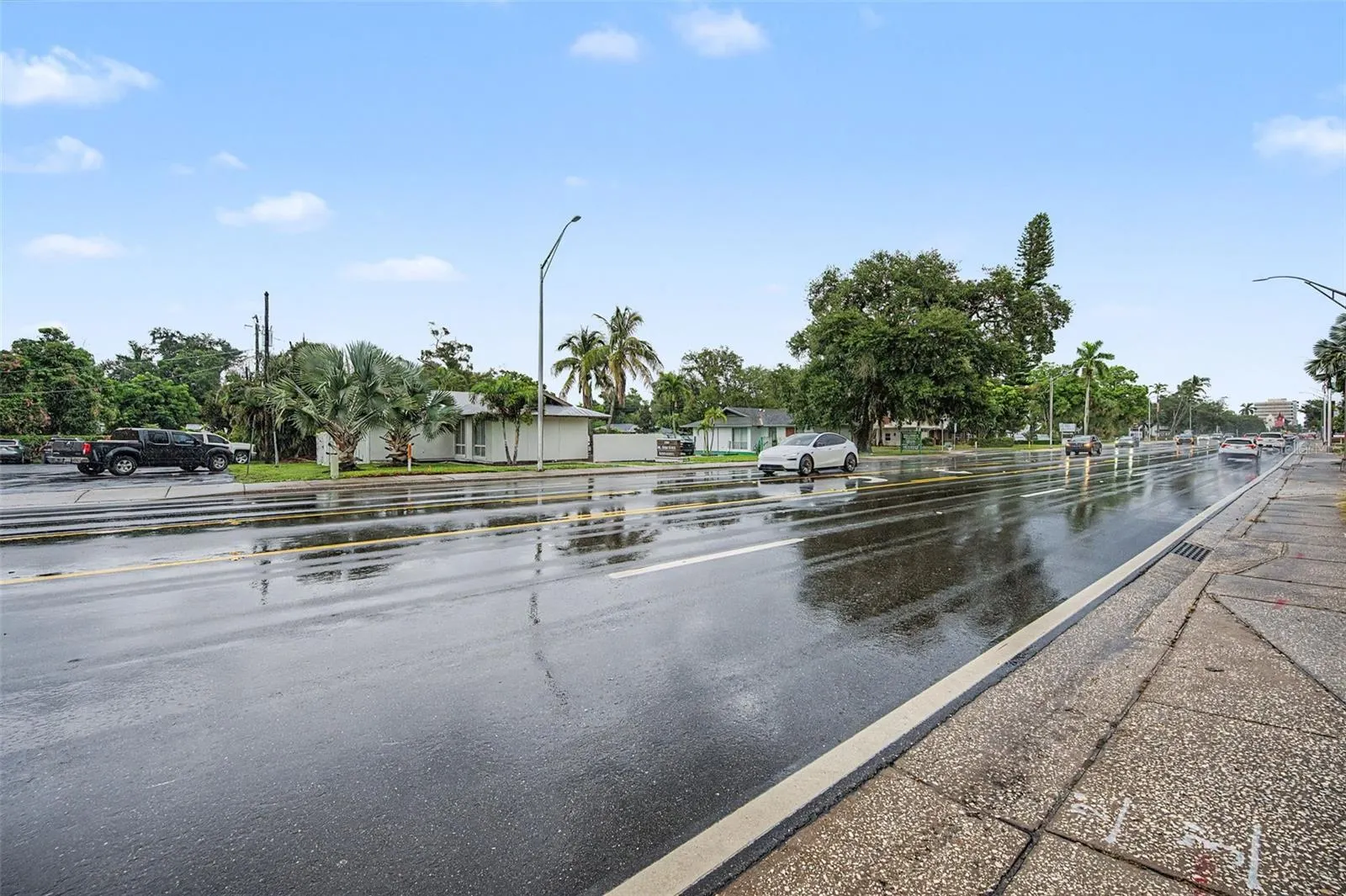 2019 MANATEE AVE W