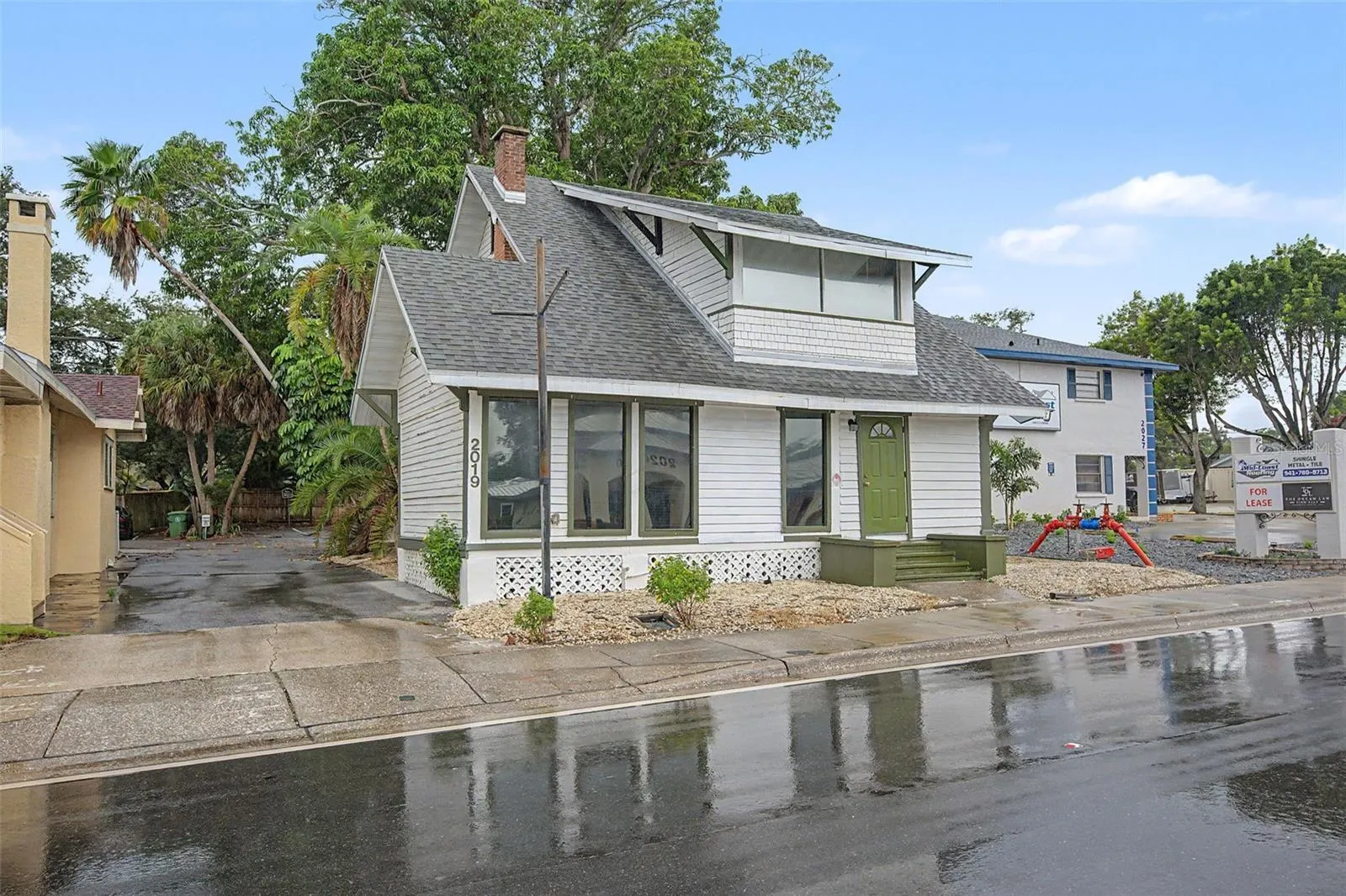 2019 MANATEE AVE W