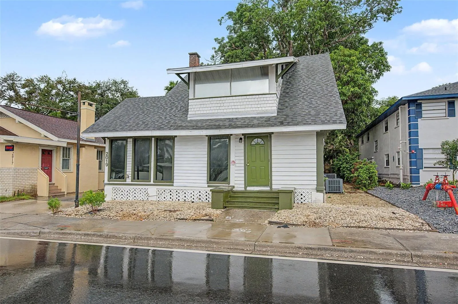 2019 MANATEE AVE W