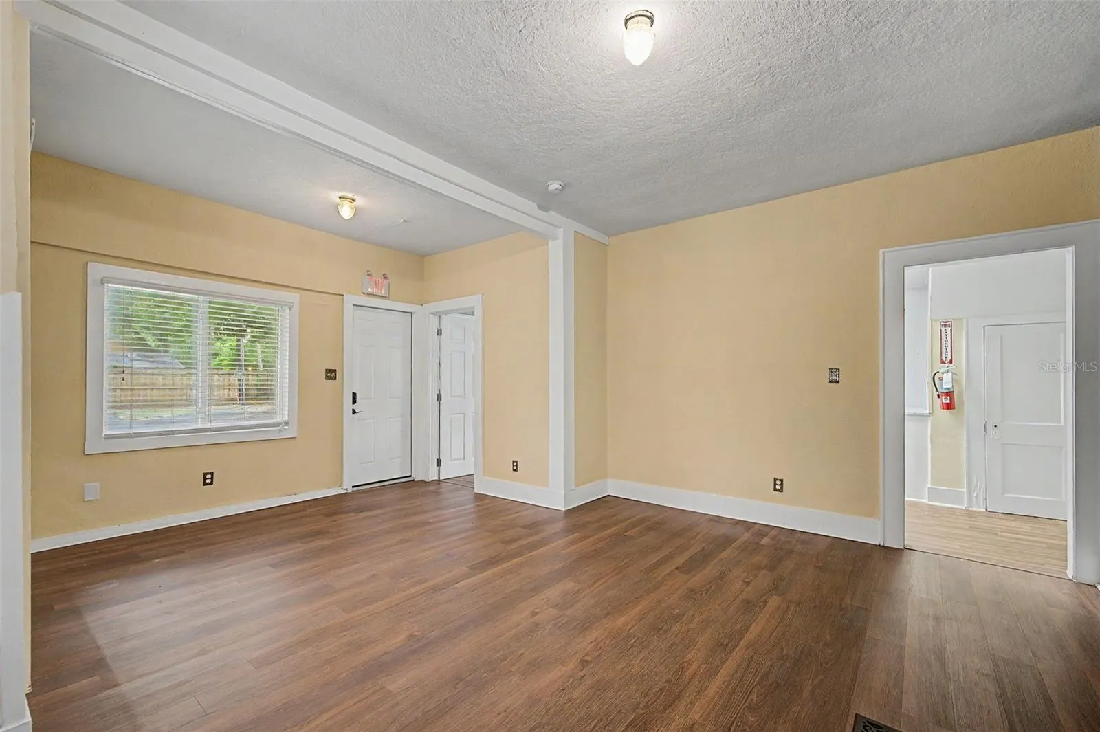 2019 MANATEE AVE W