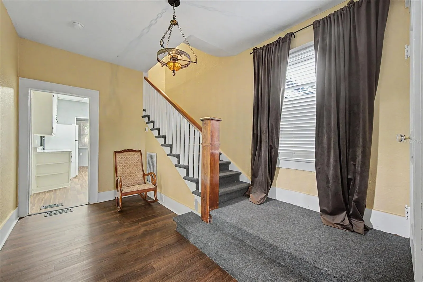 2019 MANATEE AVE W