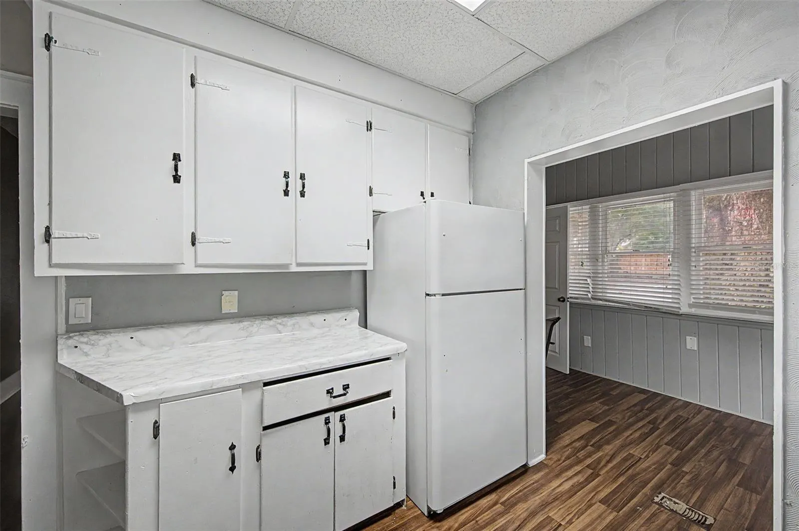 2019 MANATEE AVE W