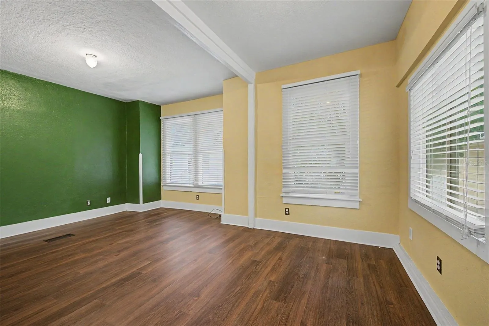 2019 MANATEE AVE W