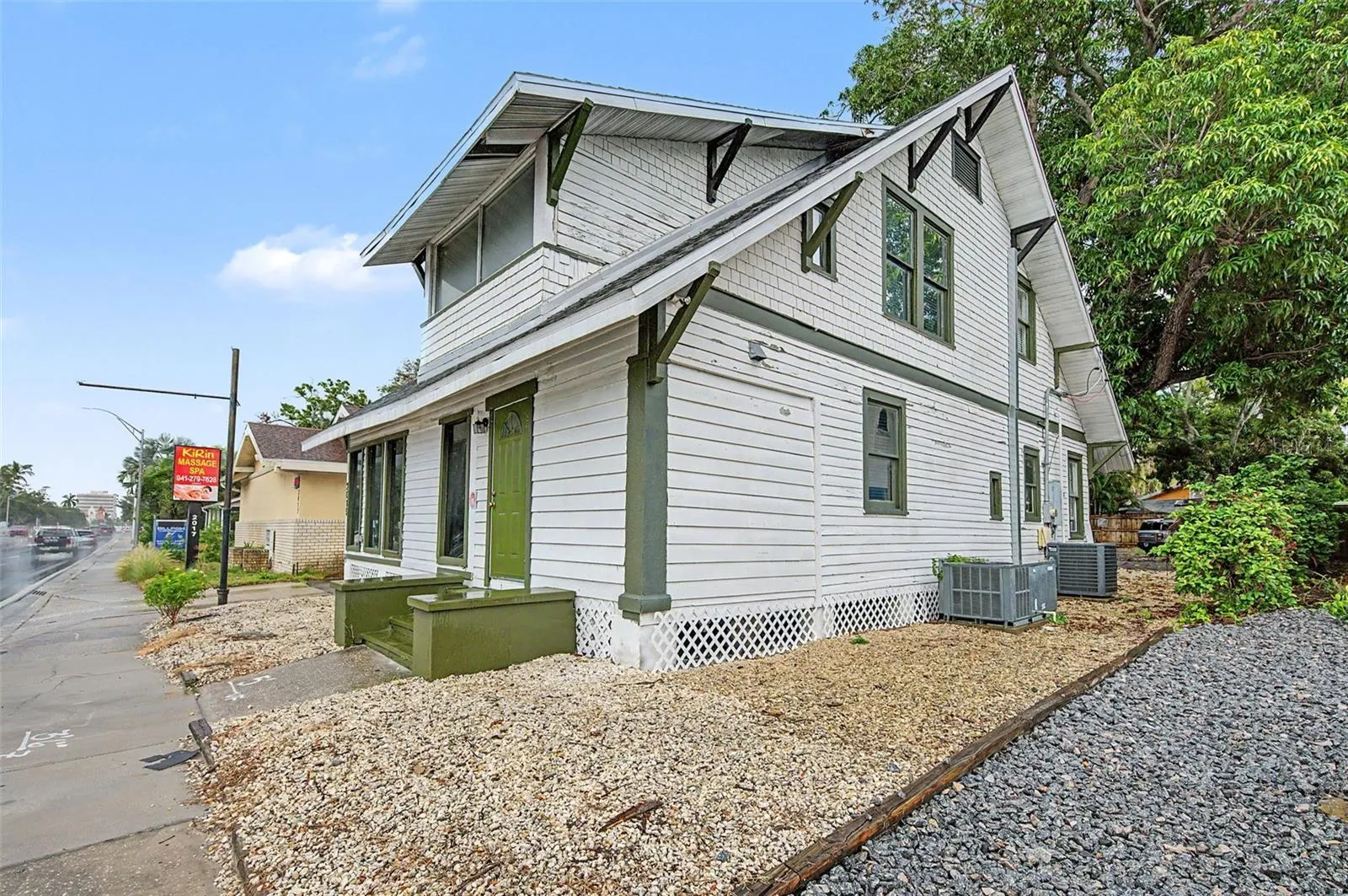 2019 MANATEE AVE W