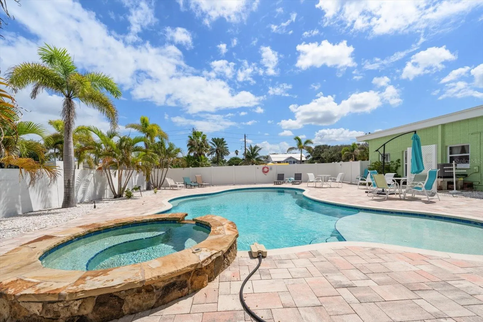 1512 GULF BLVD