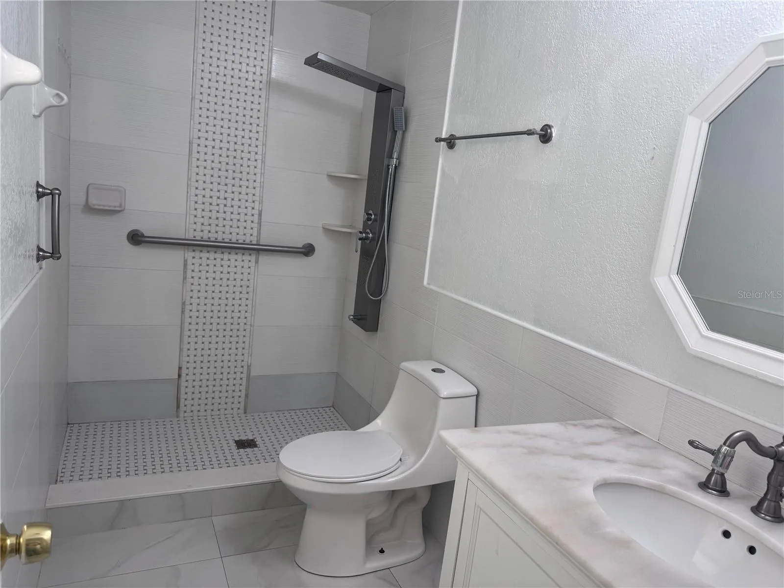 5208 CARROLLWOOD MEADOWS DR