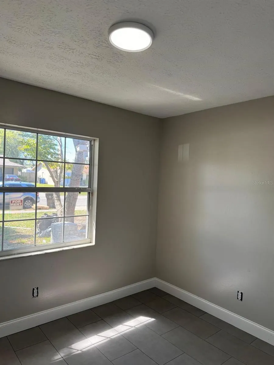 609 AVOCADO DR