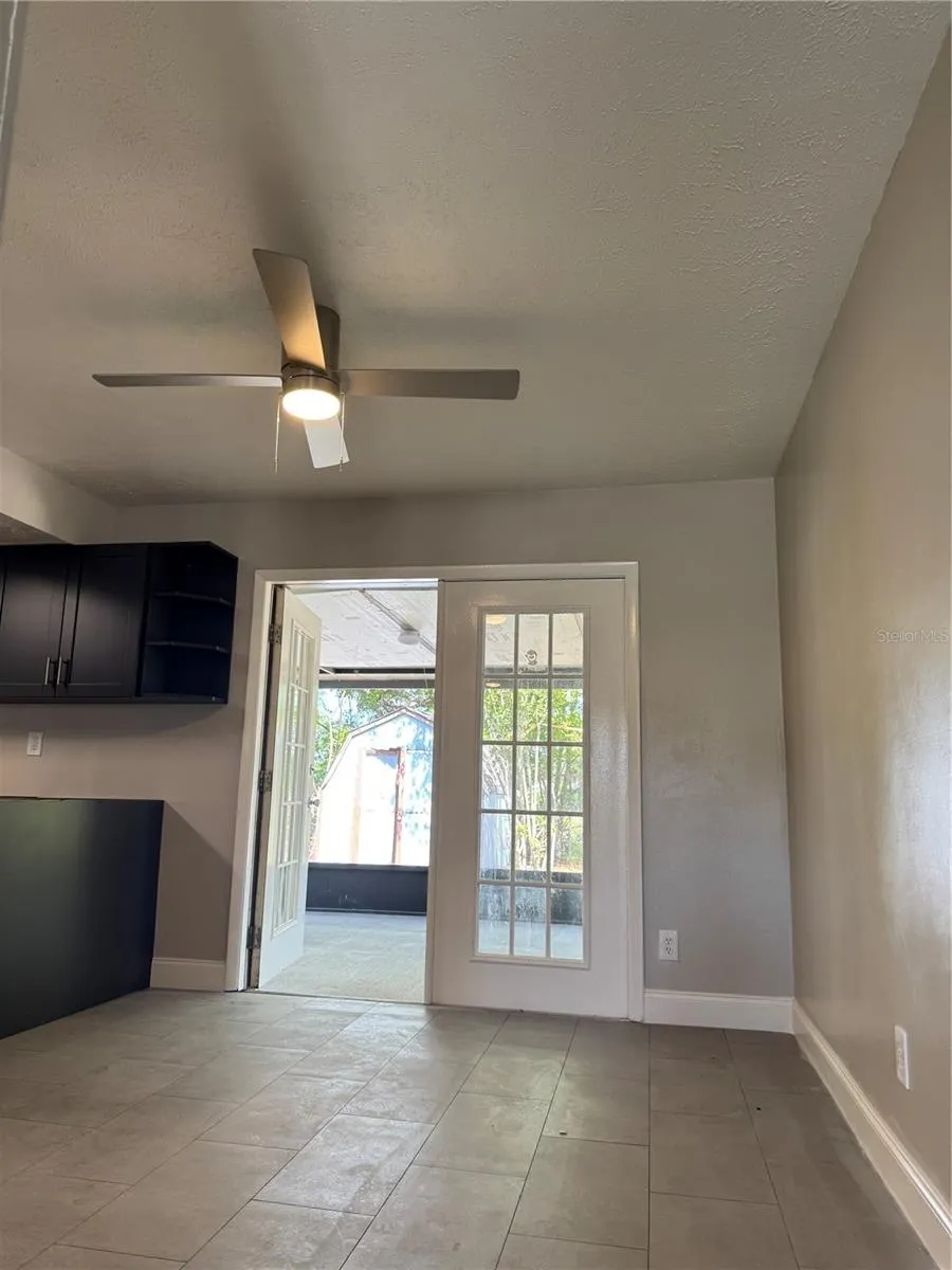 609 AVOCADO DR