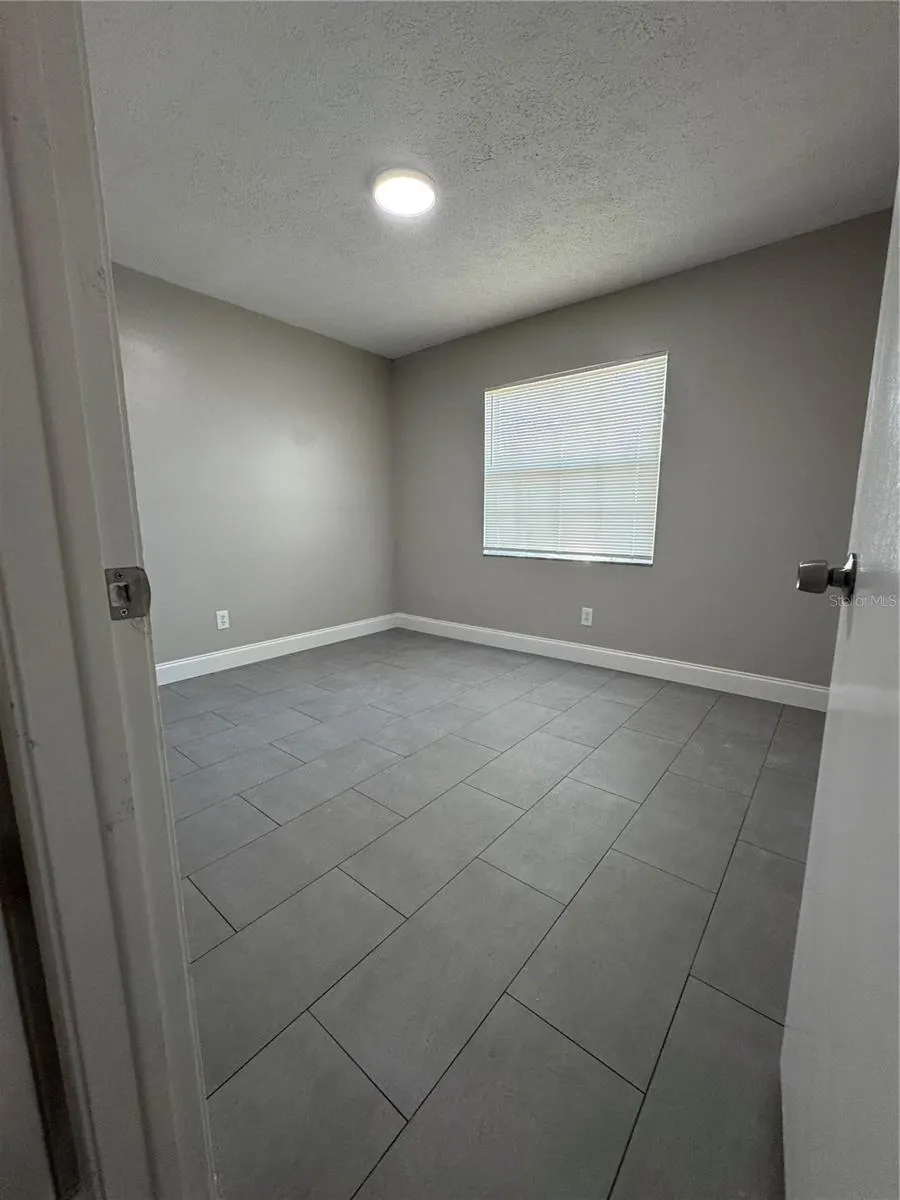 609 AVOCADO DR