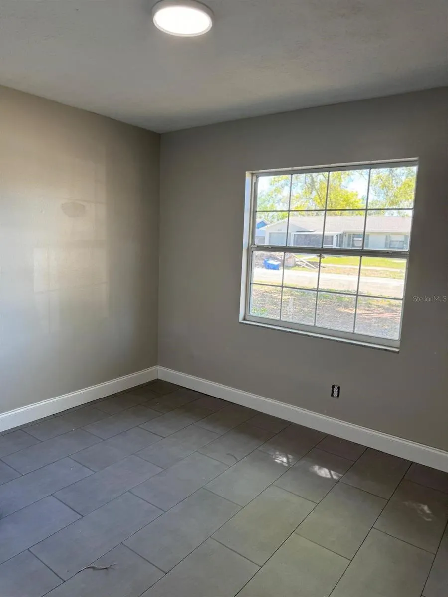 609 AVOCADO DR