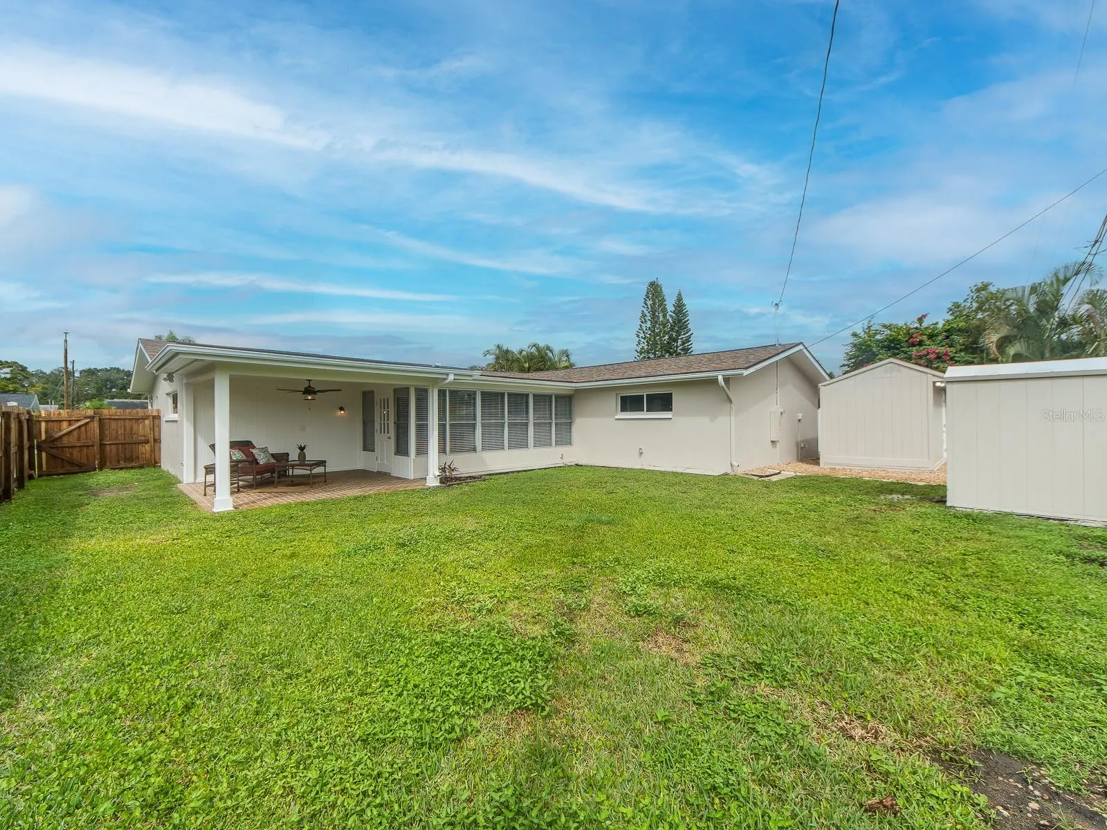 1825 YALE DR