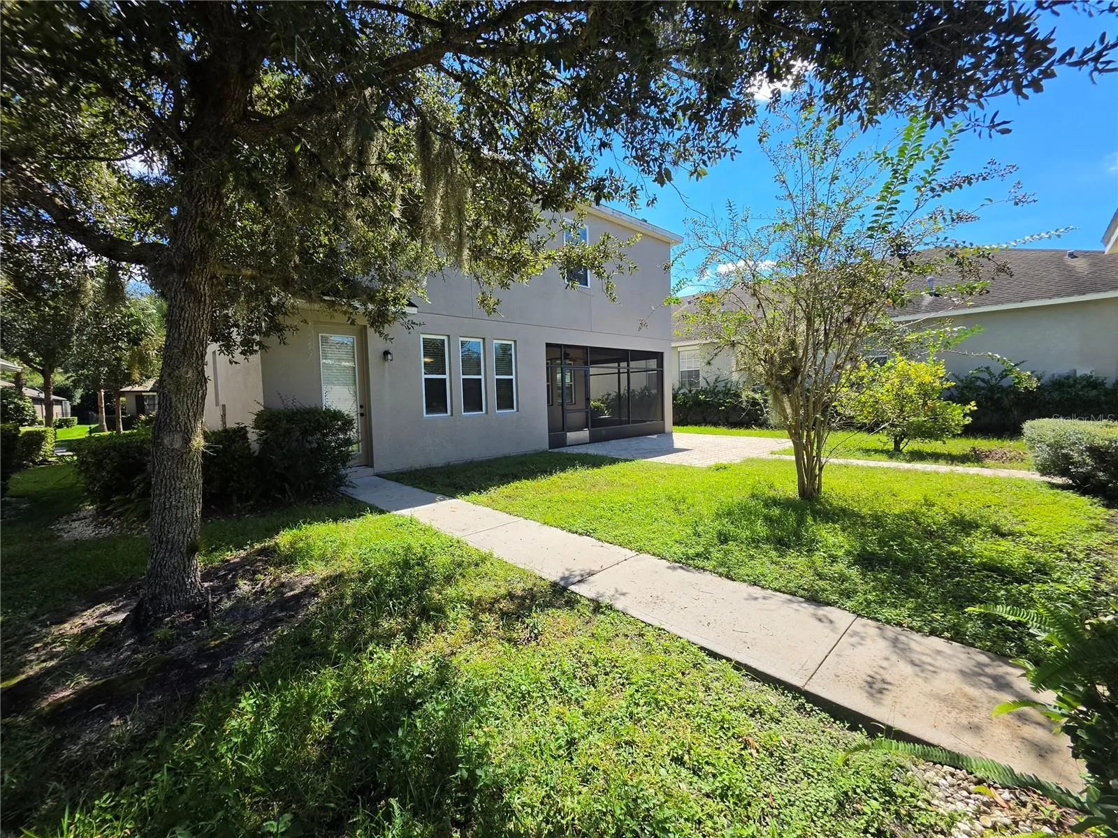 7920 HAMPTON LAKE DR