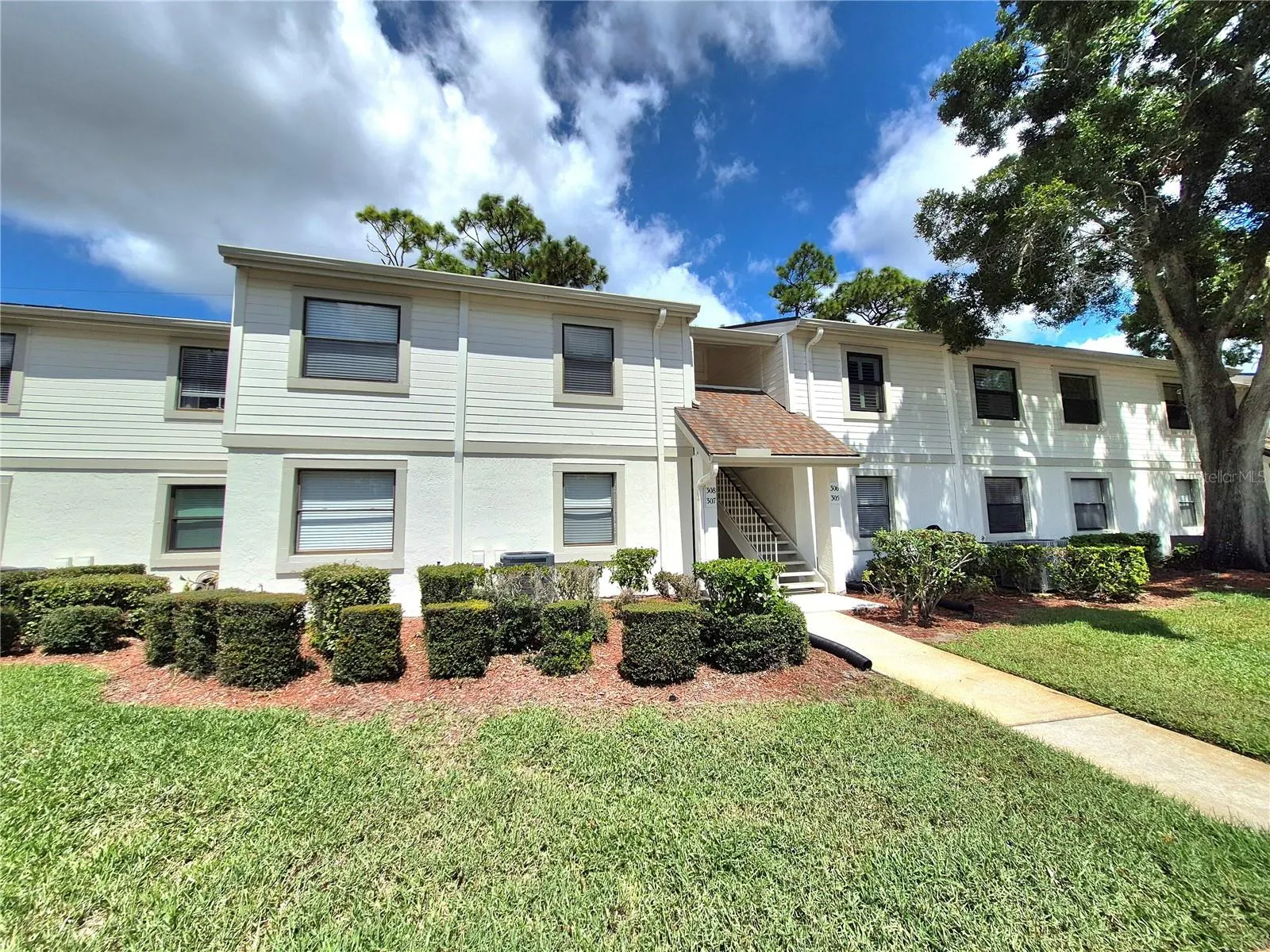 305 MEADOW LN #305 #305